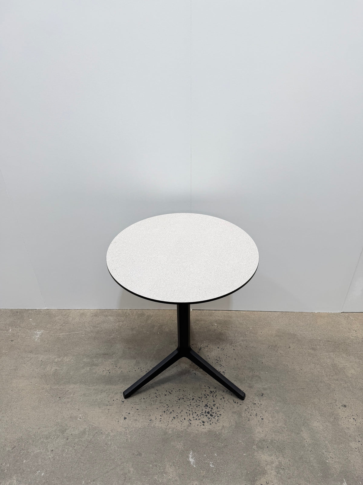 Pedrali Ypsilon 4790T Folding Table – Round Top, Black Three-Leg Base – view 6 – pre-owned