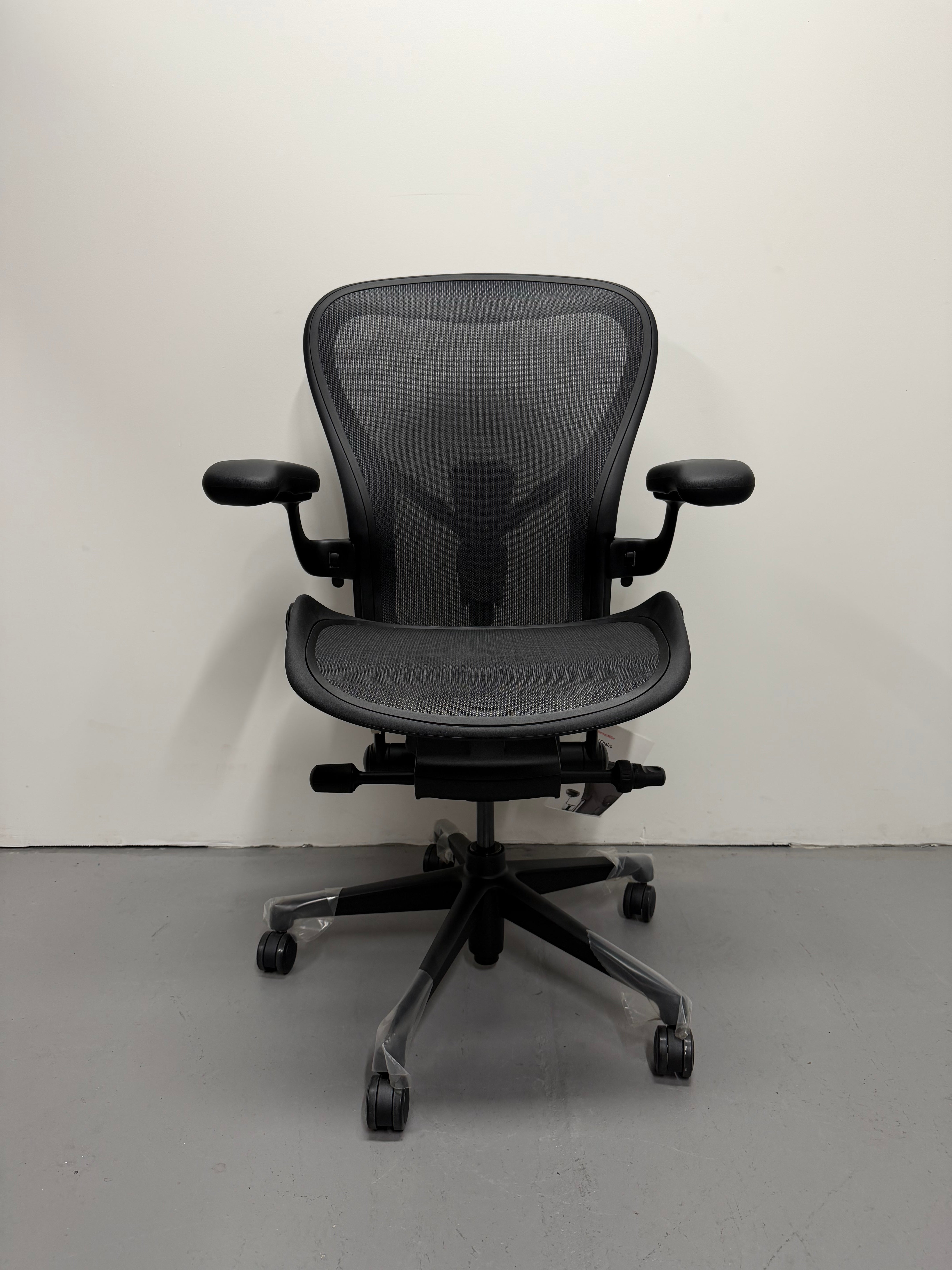 Herman Miller Aeron Remastered Size C Chair in Onyx | Ex-Showroom