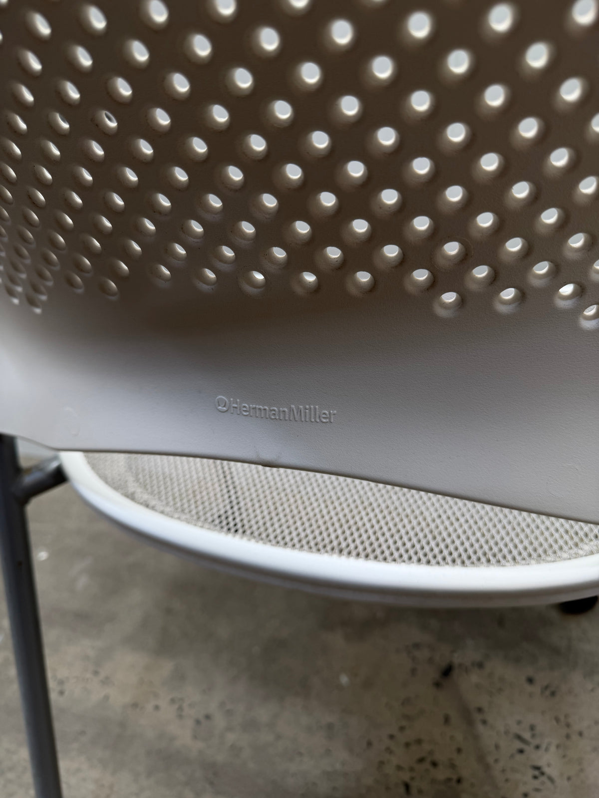 Herman Miller Caper Stacking Chair – White, FLEXNET Seat, Arms & Castors – view 6 – pre-owned
