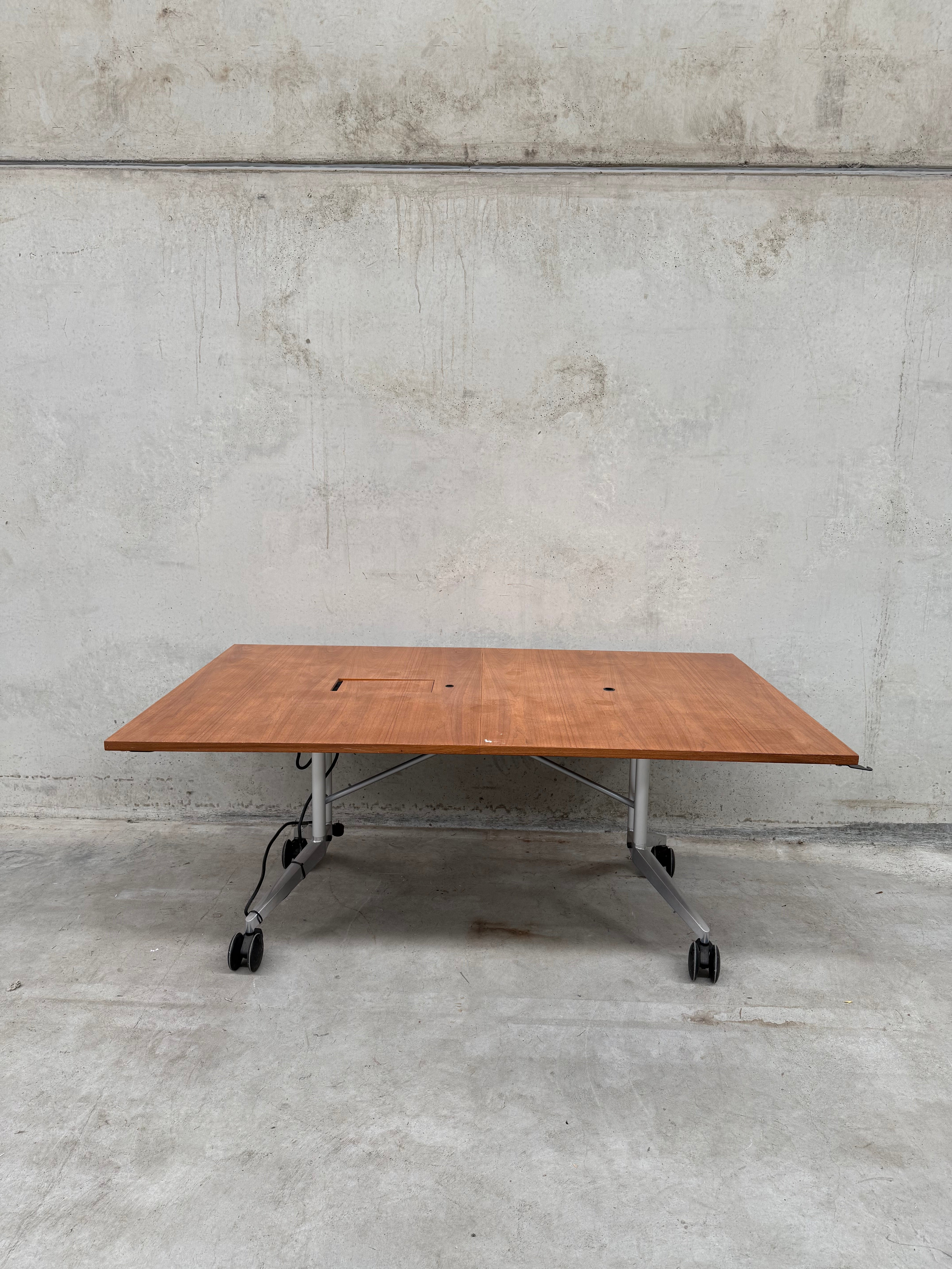 Wilkhahn Confair Conference / Meeting Table – American Walnut (1800 × 1100)