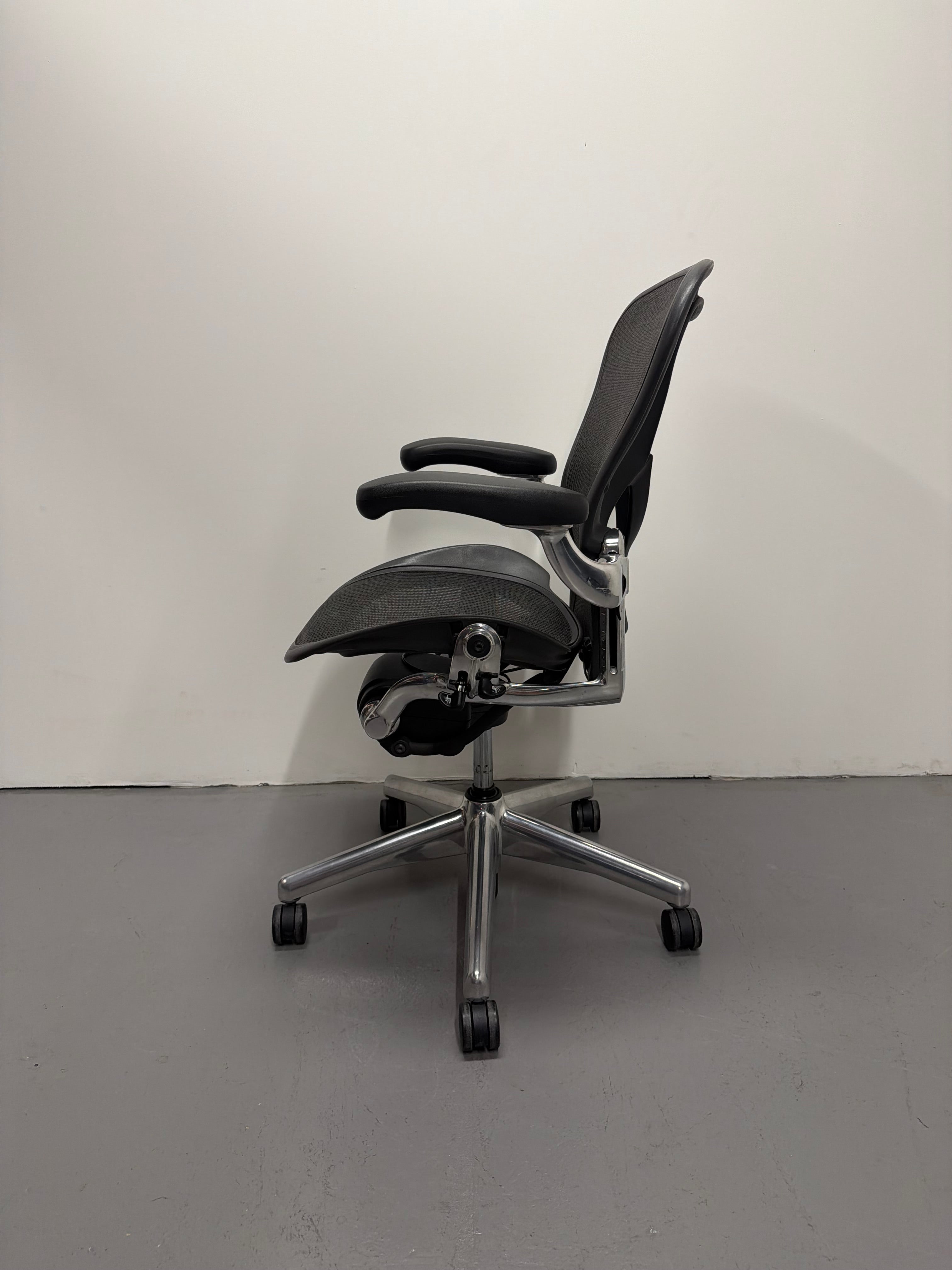 Herman Miller Aeron Chair with arms - Size B - Custom Chrome Base