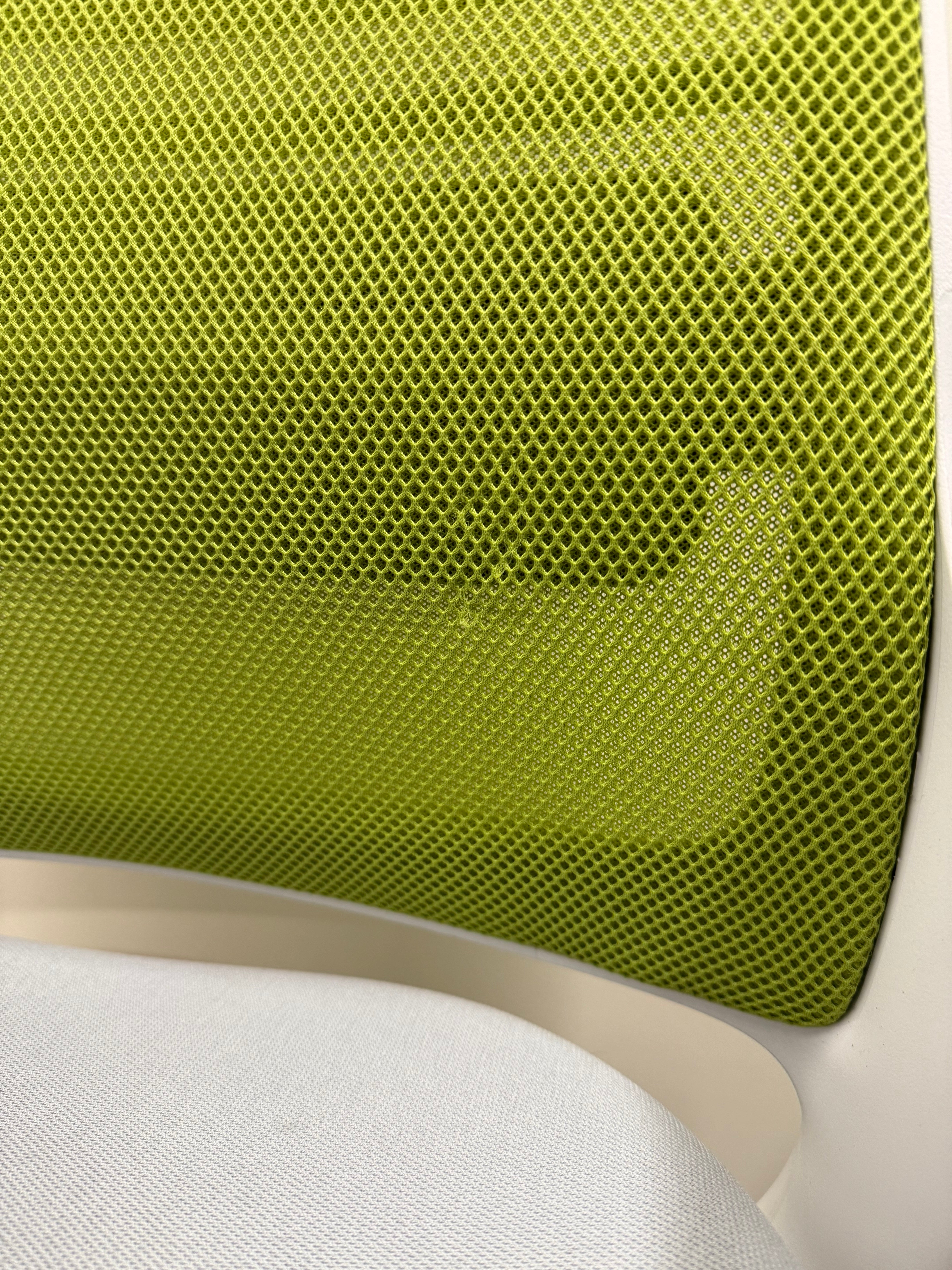 Steelcase Series 1 Work Office Chair V1 – Green Mesh / Grey Fabric