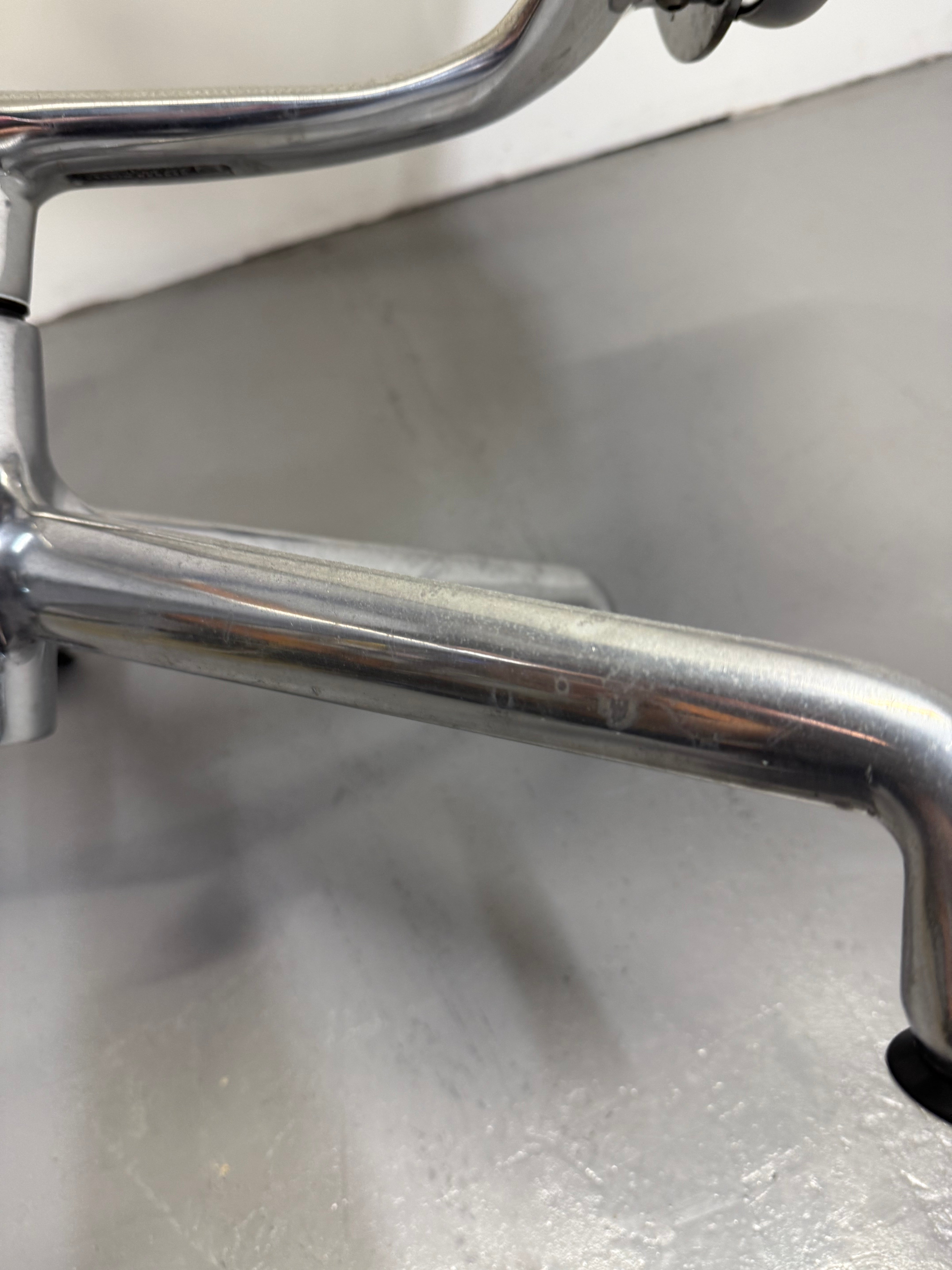 Herman Miller EA 116 Eames Aluminum Group Lounge Chair - White Mesh