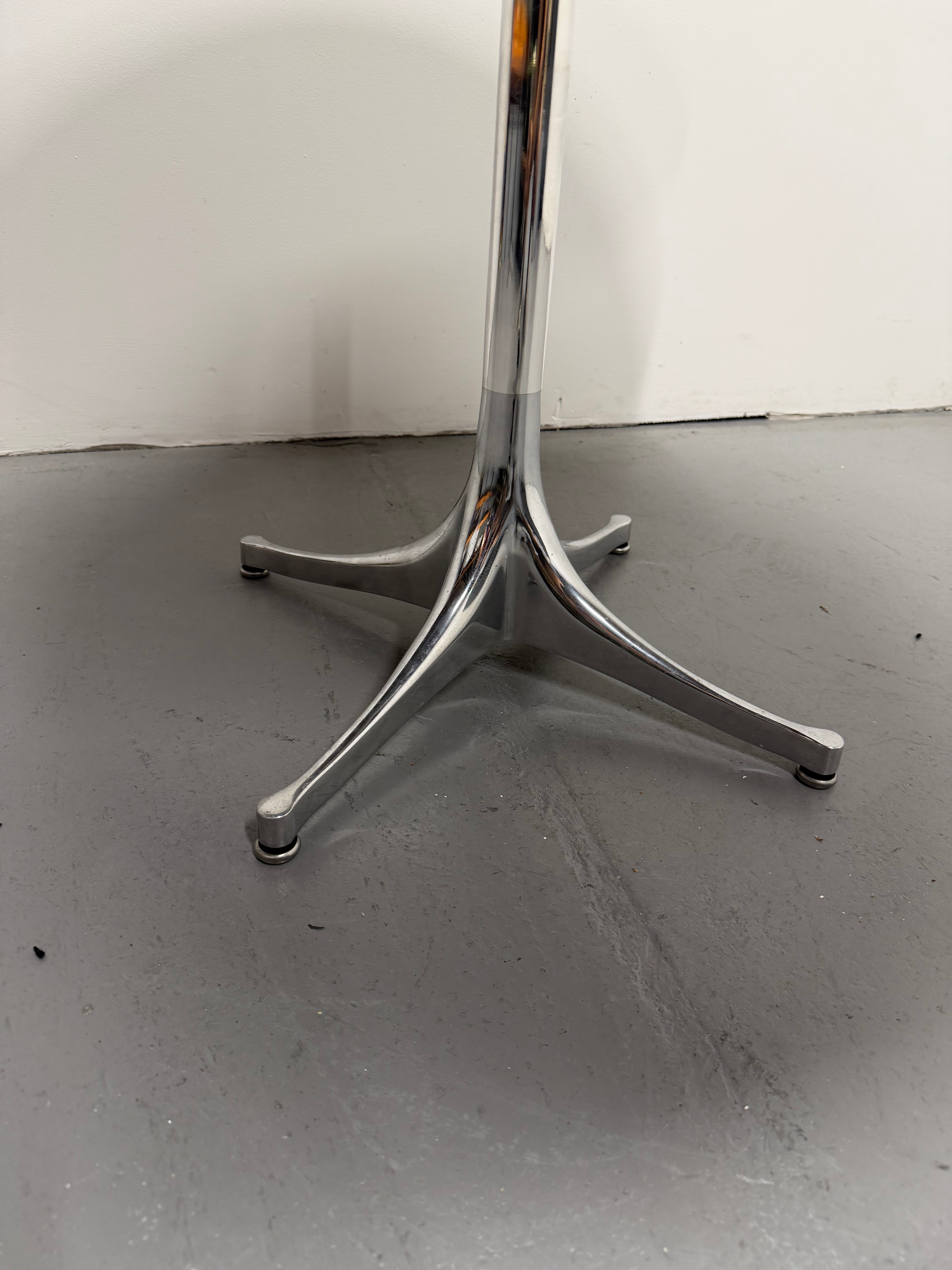 Original Herman Miller Nelson Pedestal Side Coffee Table – George Nelson