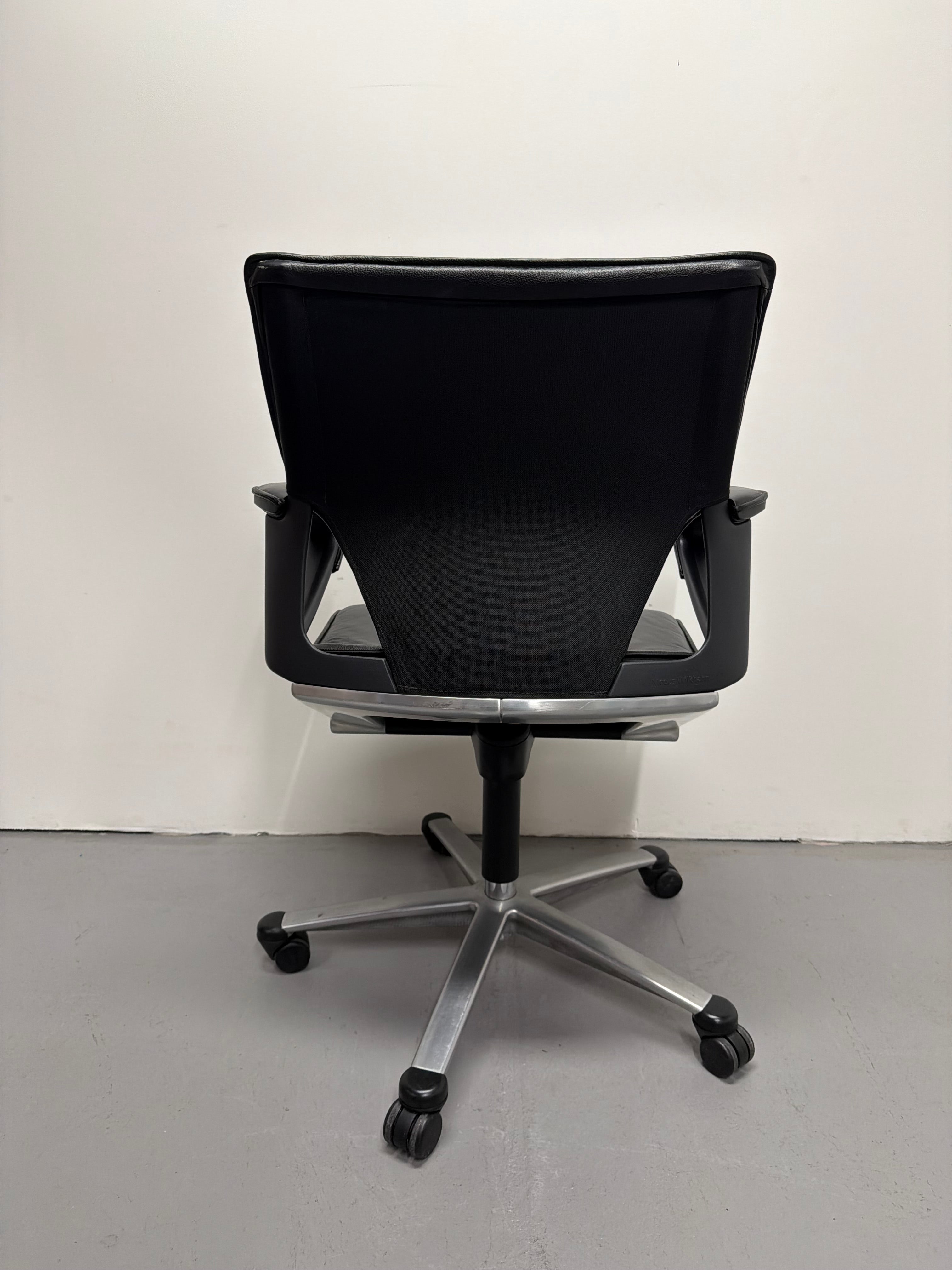 Wilkhahn Modus Executive 283/71 - (Low-Back Swivel Chair)