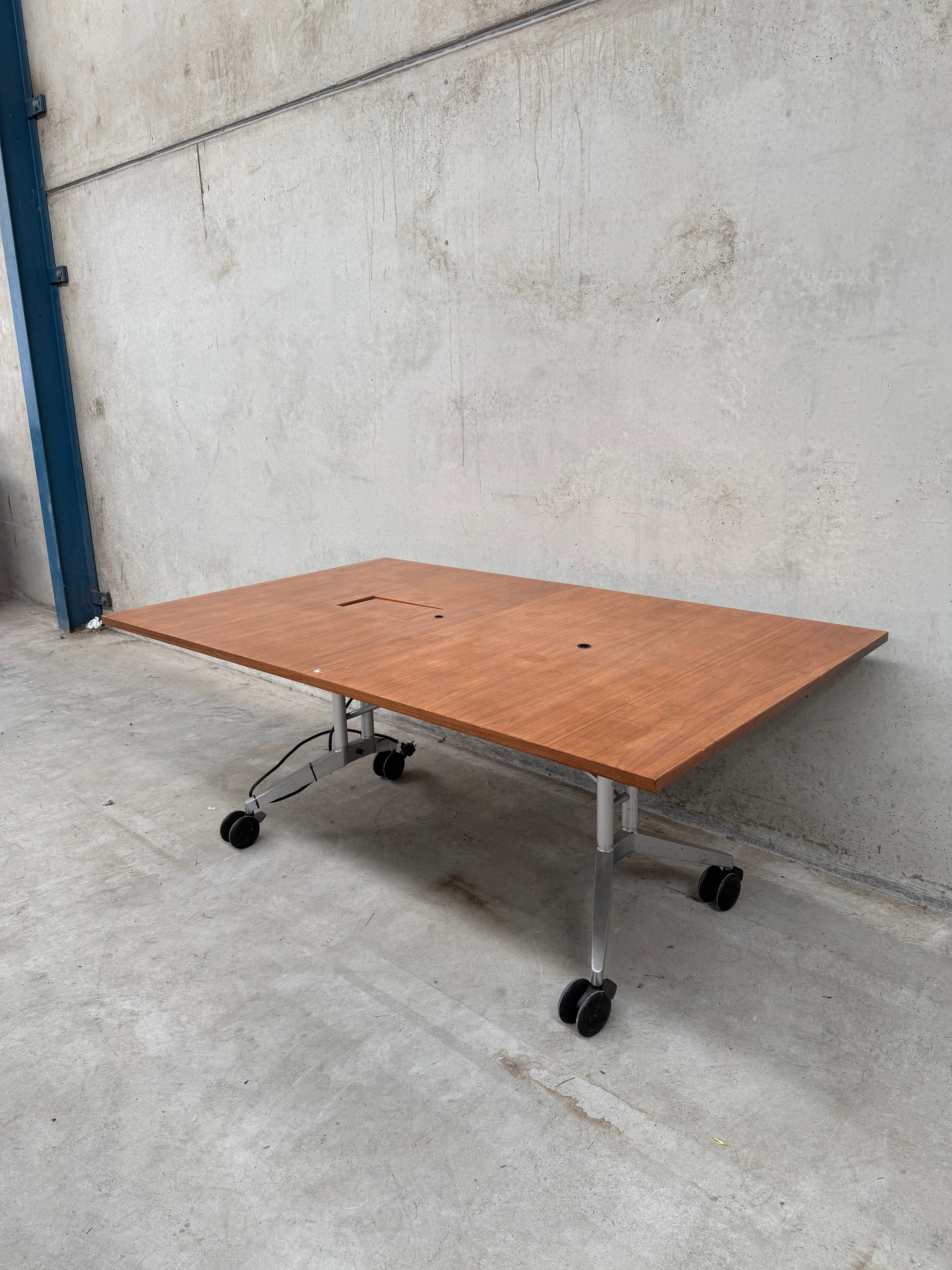 Wilkhahn Confair Conference / Meeting Table – American Walnut (1800 × 1100)