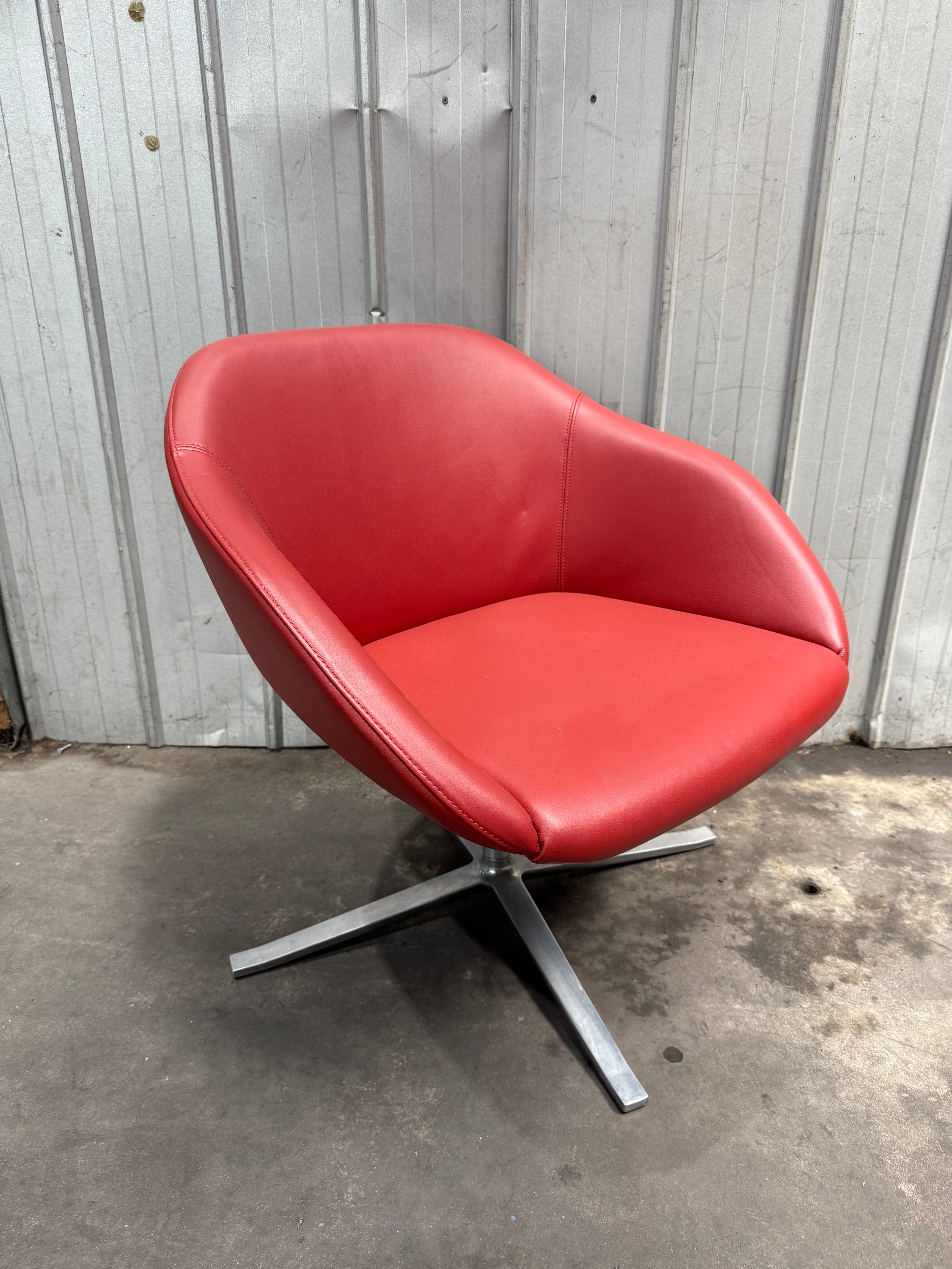 Walter Knoll Turtle Chair – Red Leather