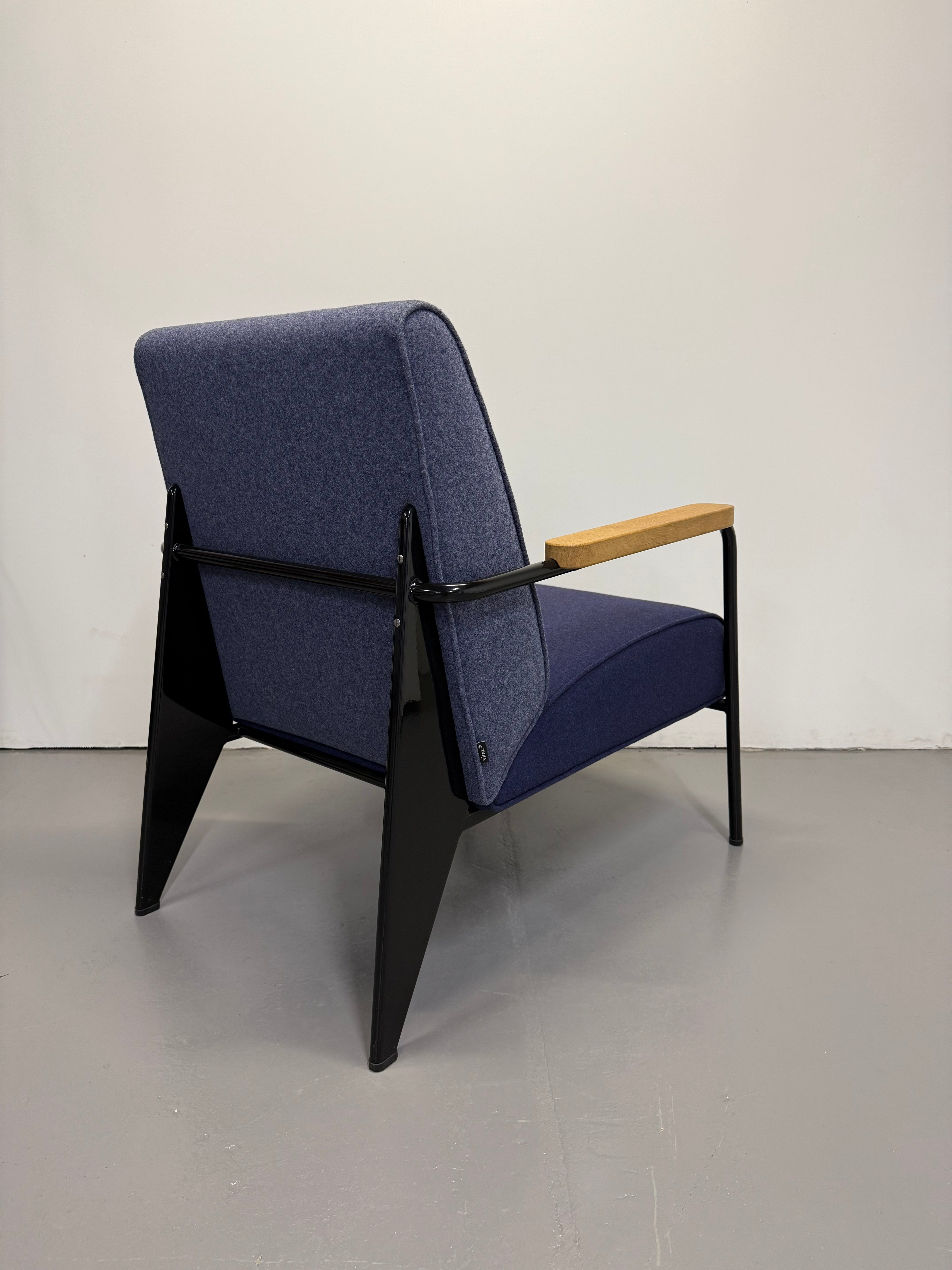 Vitra Fauteuil de Salon Armchair – Jean Prouvé Mid-Century Icon
