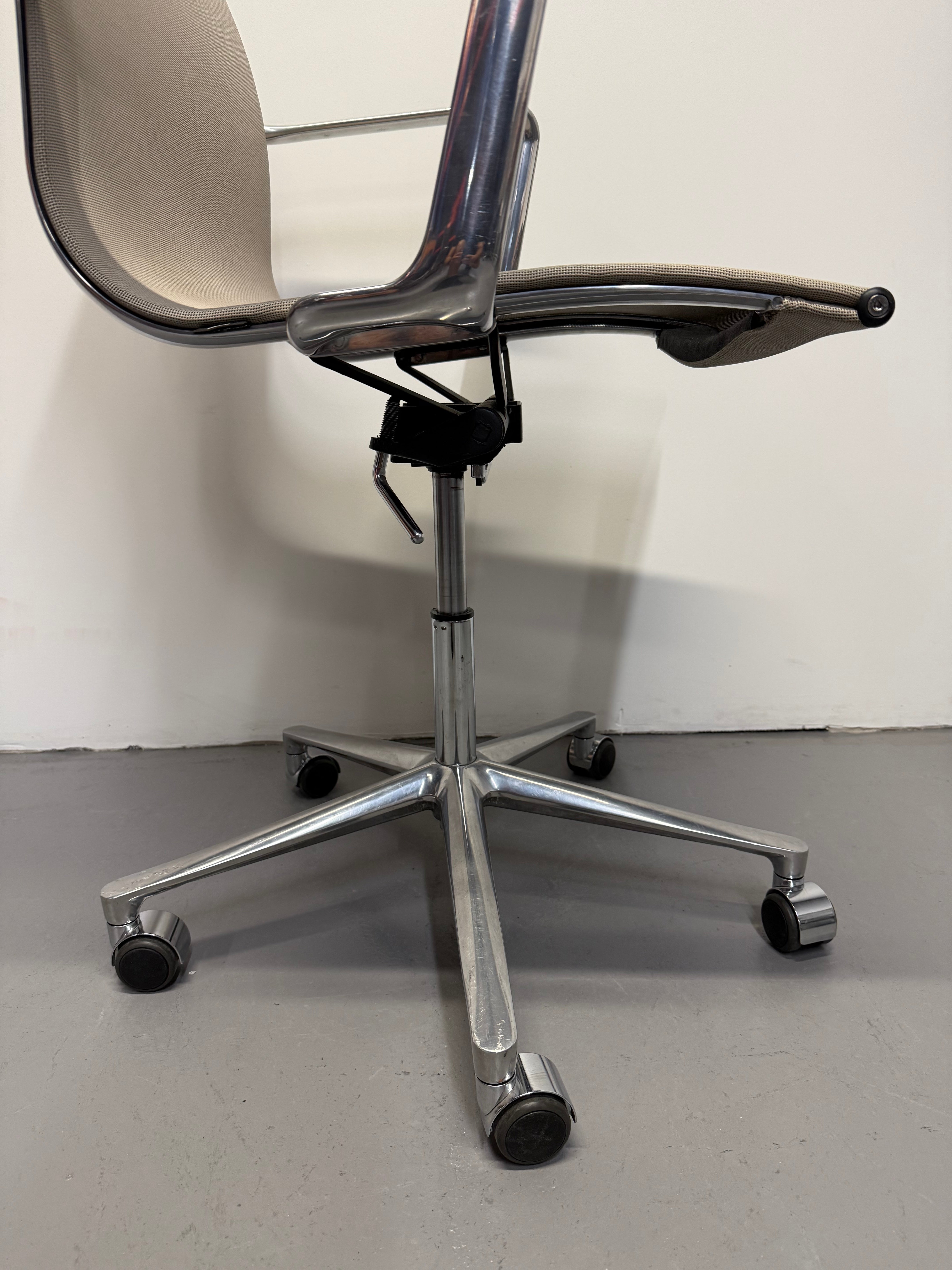 ICF Una Chair – Mesh Office Chair with Arms – Polished Aluminium - Made in Italy