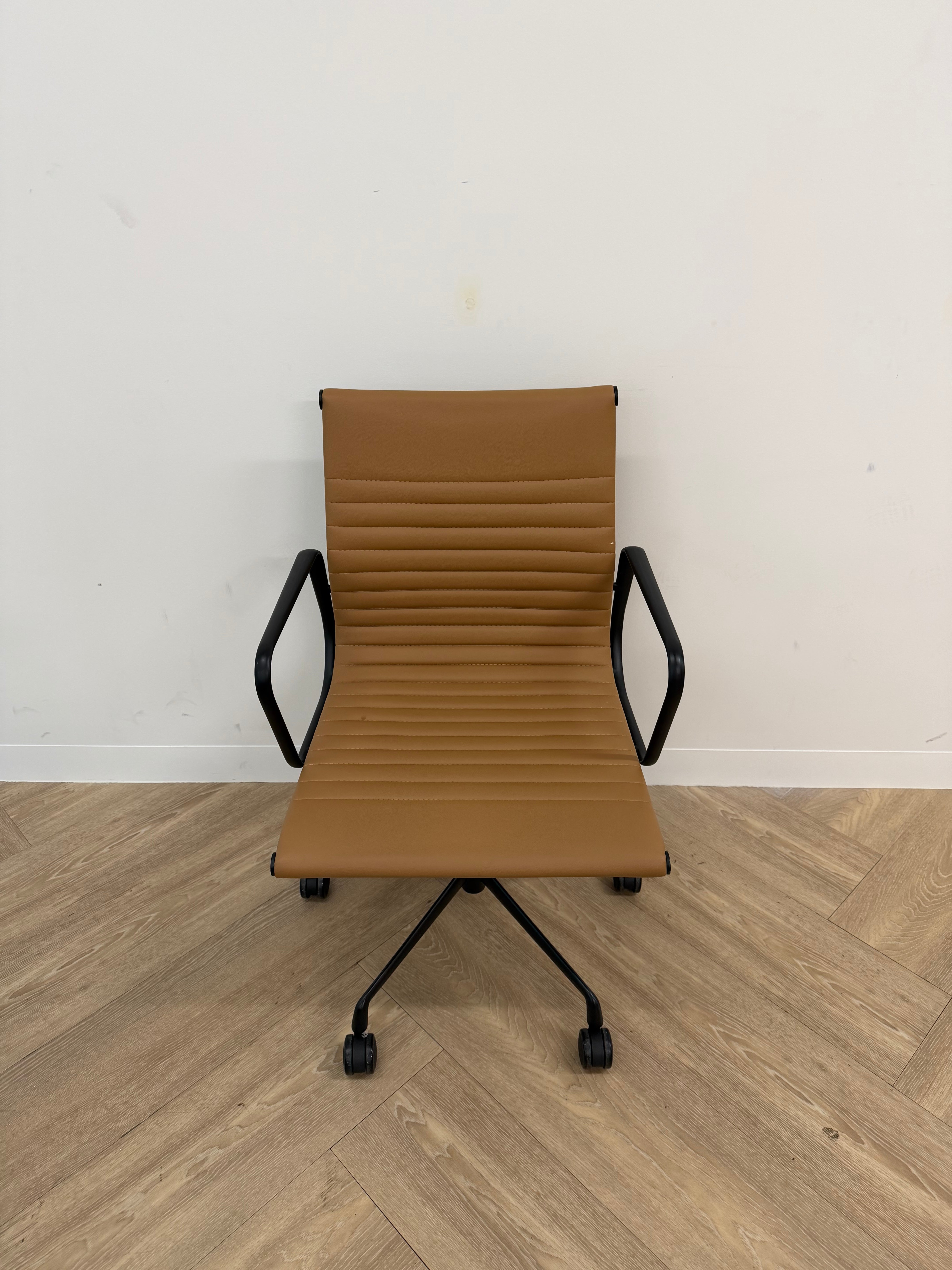 Deluxe Eames Rep Management Office Chair