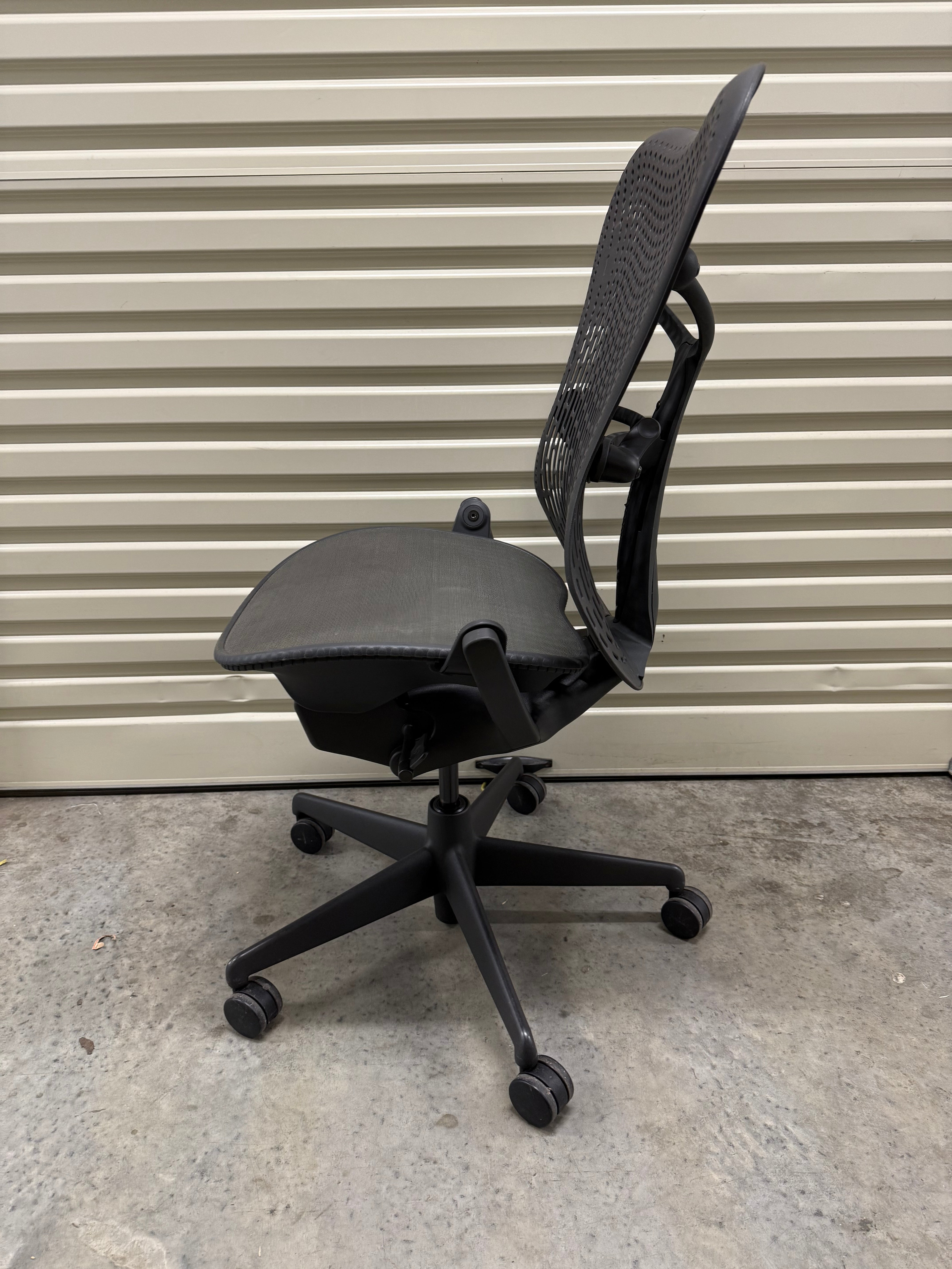 Herman Miller Mirra Office Chair no Arms - Graphite - Back Tilt Lock