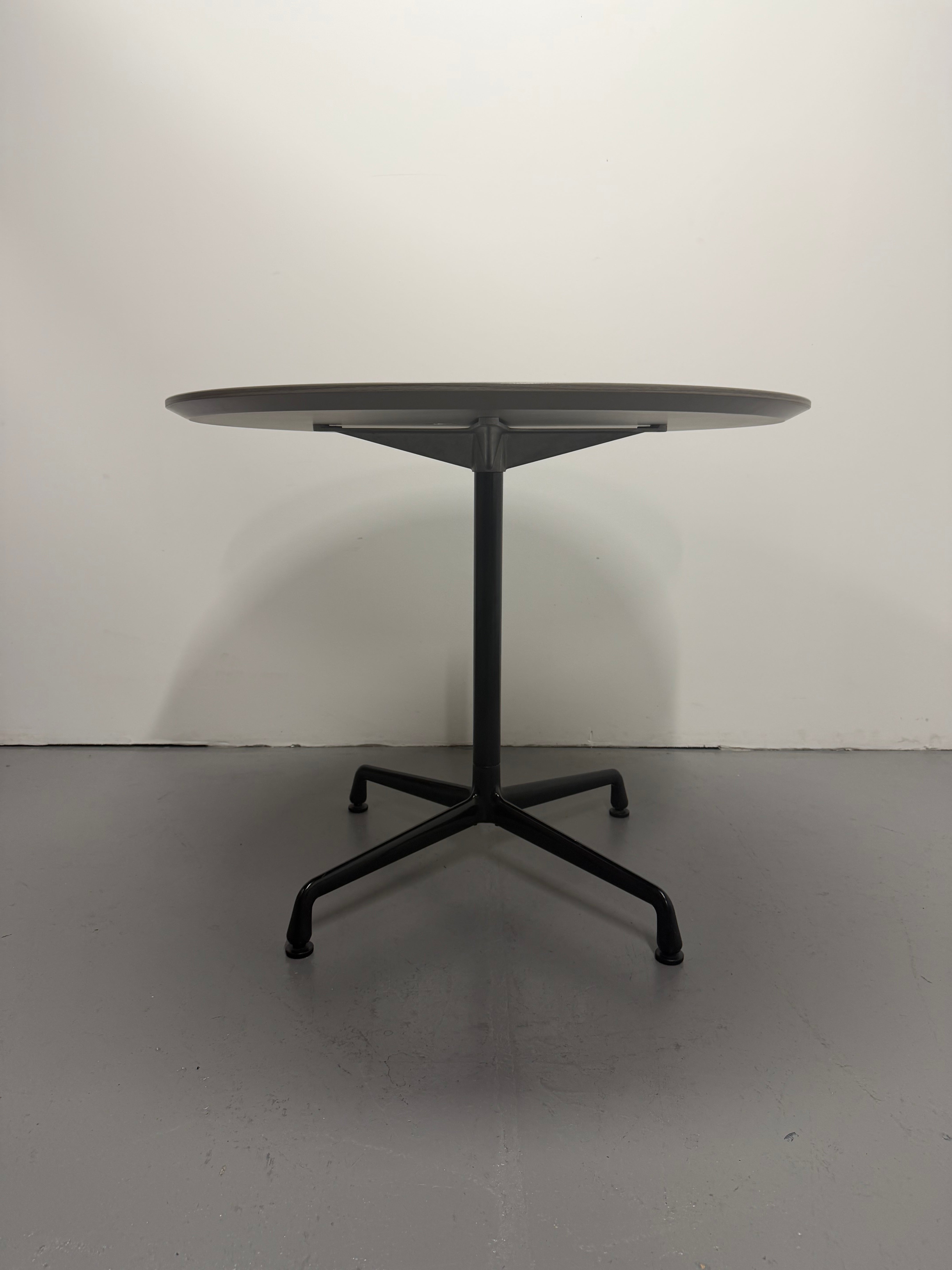 Herman Miller Eames Round Group Table / Meeting Table – Oak Top