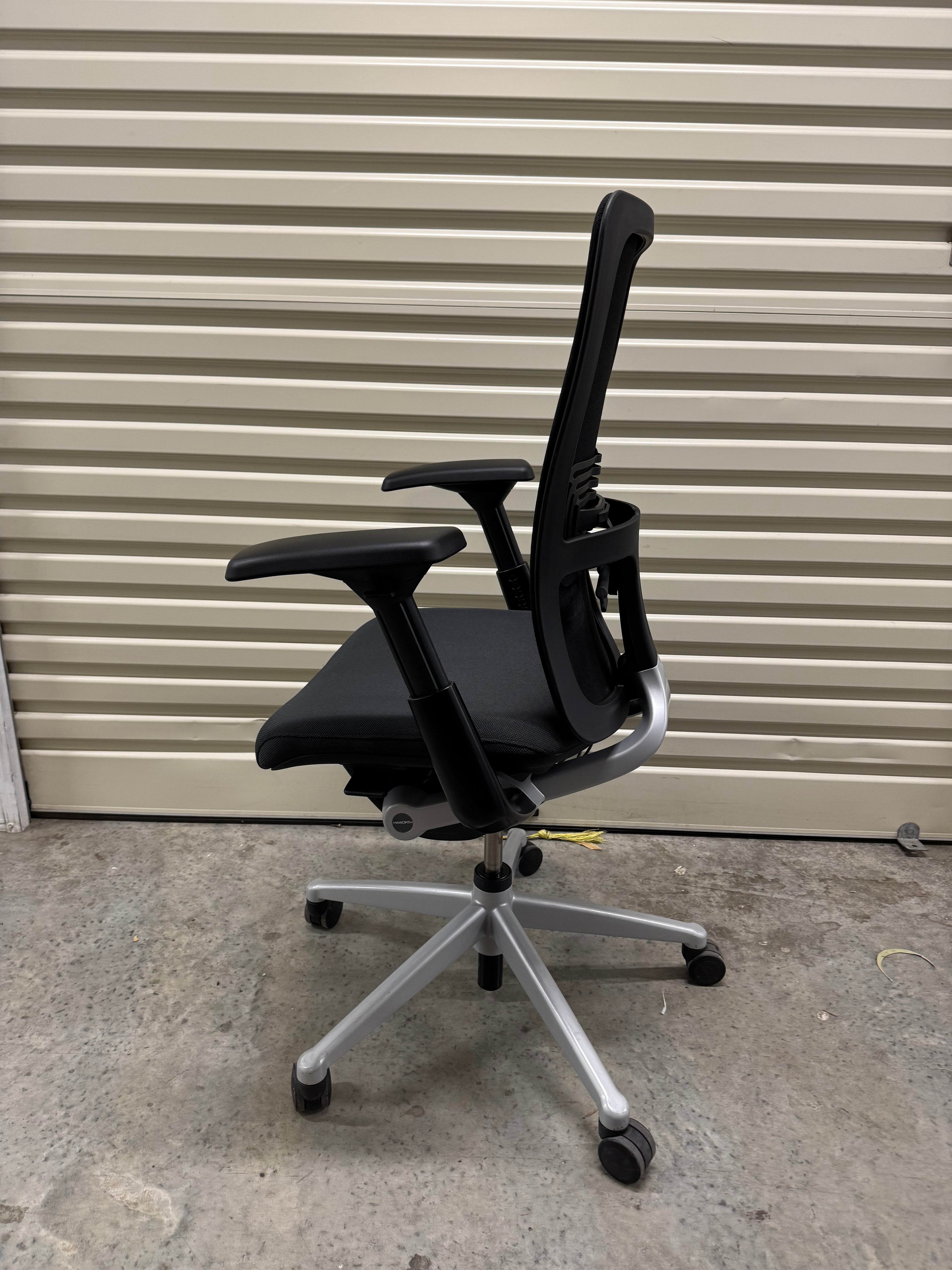 Haworth Zody Ergonomic Office Task chair with armrest