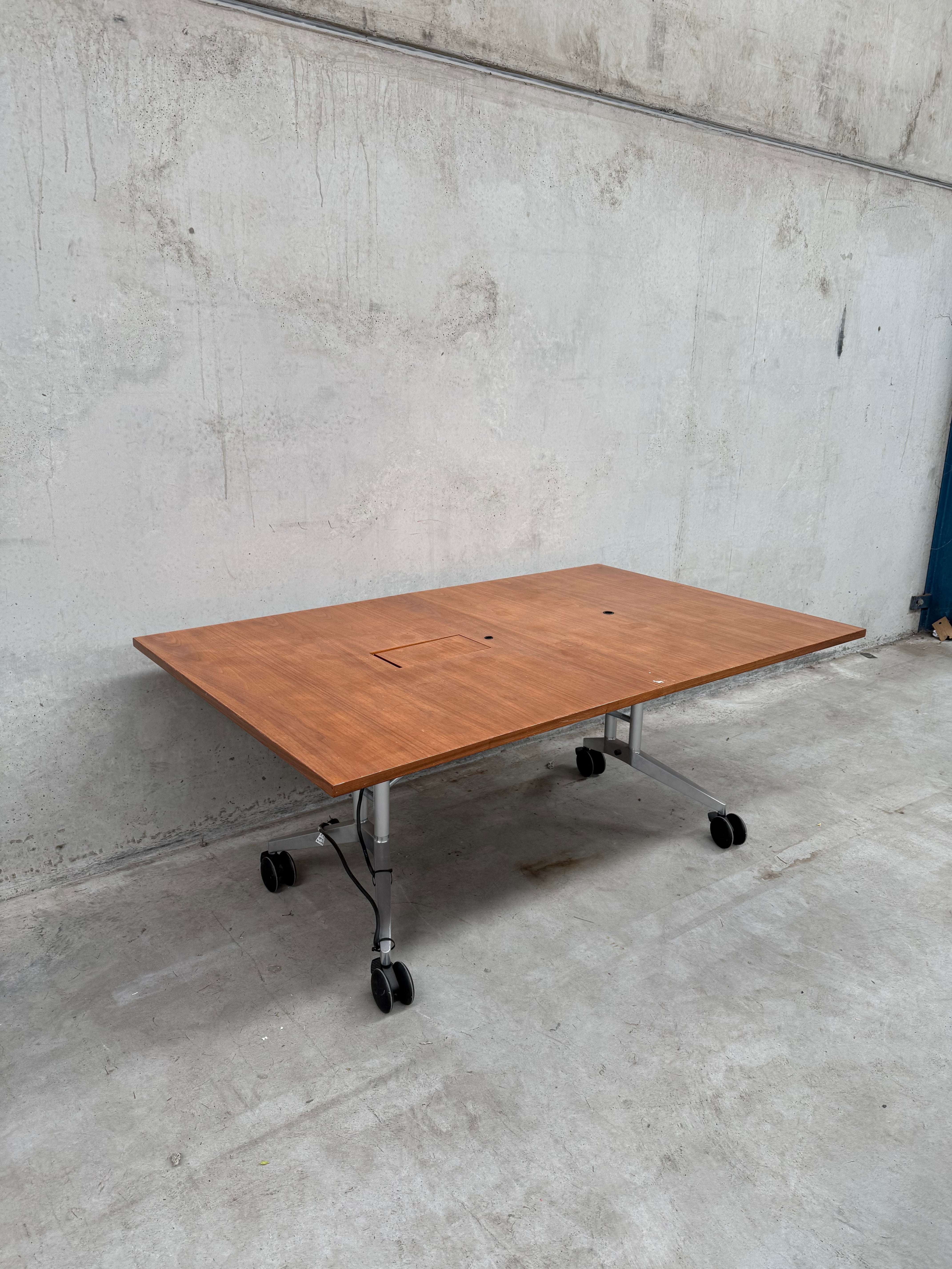 Wilkhahn Confair Conference / Meeting Table – American Walnut (1800 × 1100)