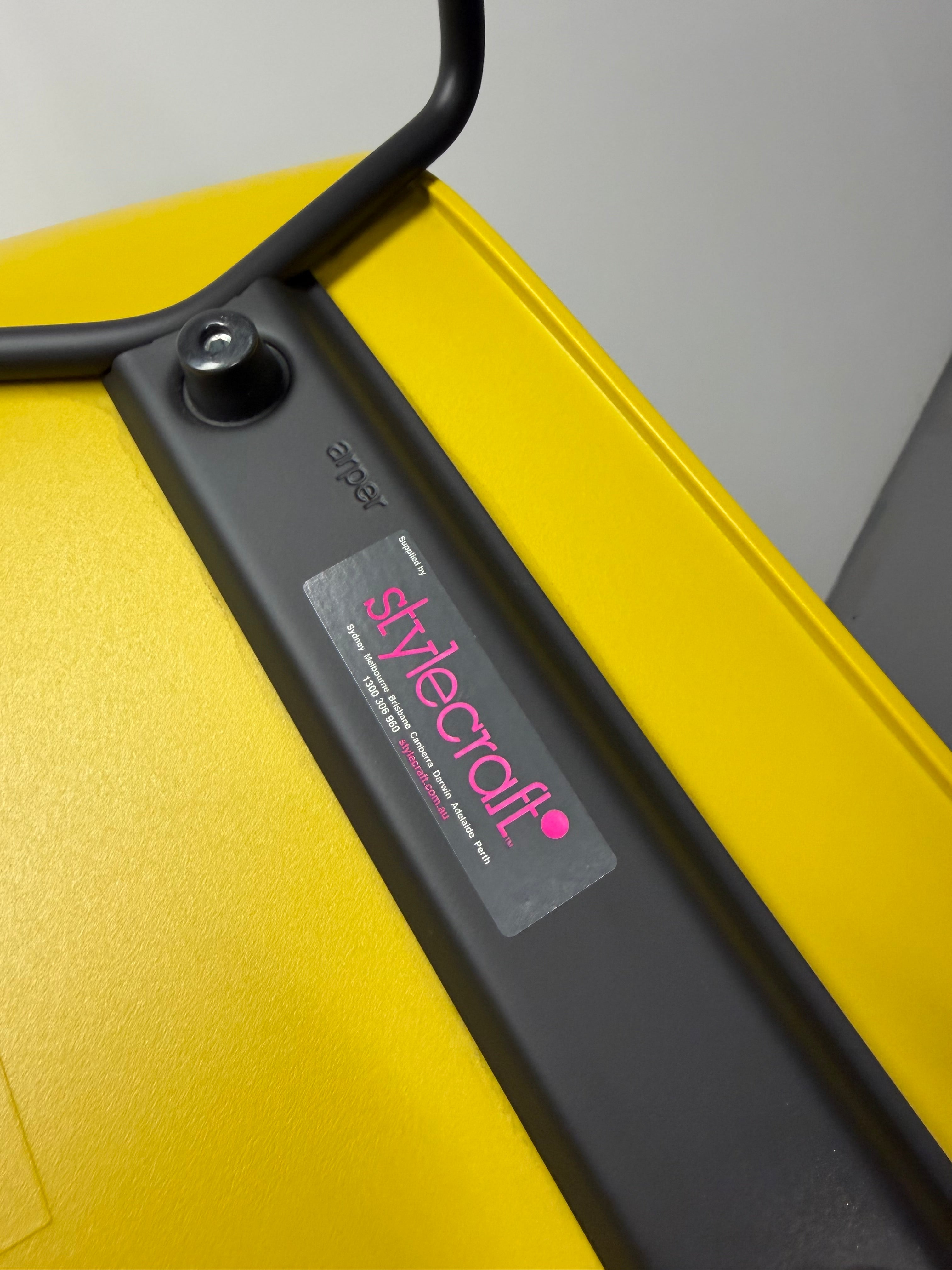 Aava 02 Sled Chair – Arper Yellow