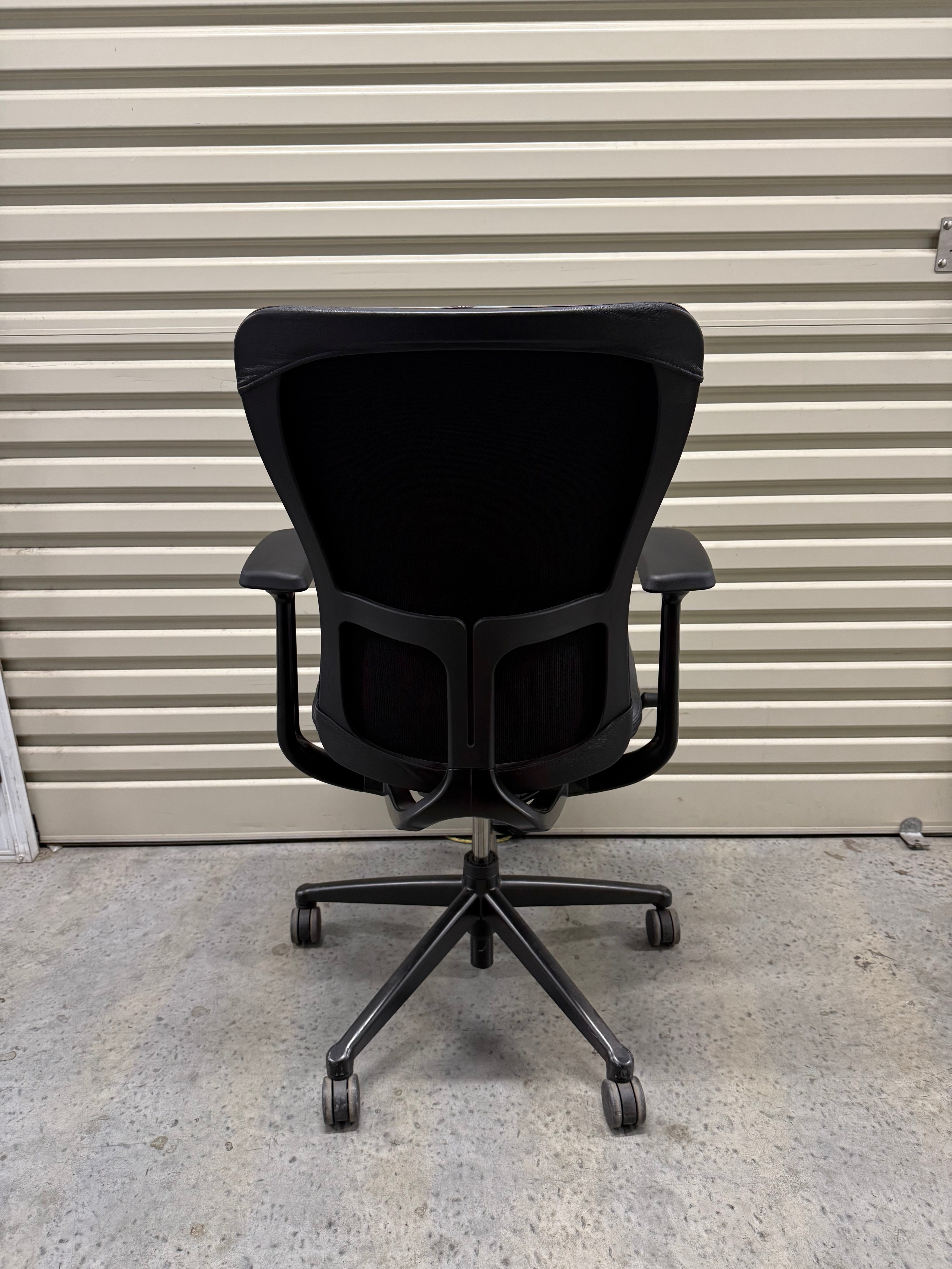Haworth Zody Chair with Armrests – Black Leather