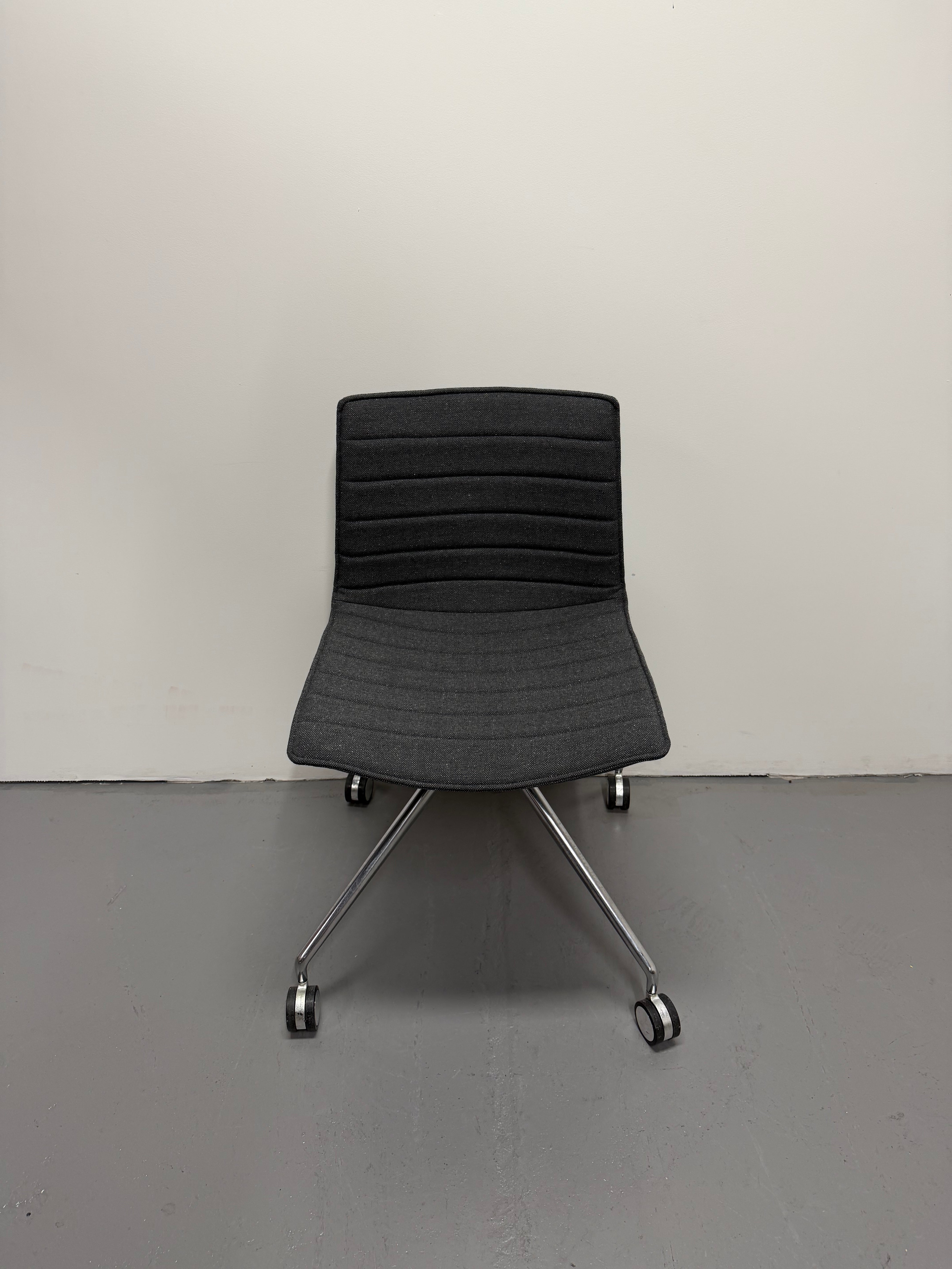 Arper Catifa 46 Upholstered Meeting Chair - 5 Star Aluminium Base