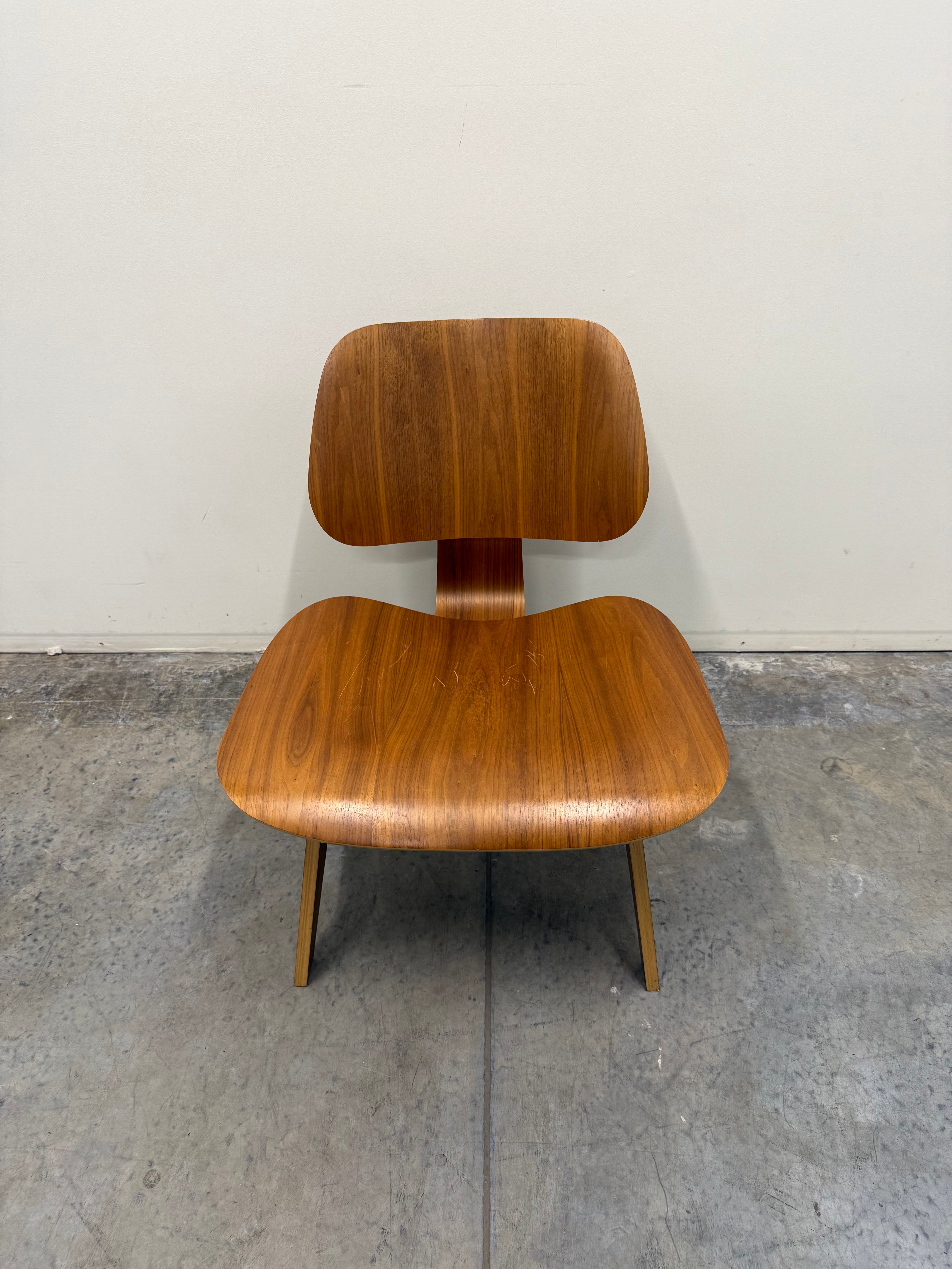 Eames LCW Lounge Chair – Molded Plywood Classic in Walnut Finish