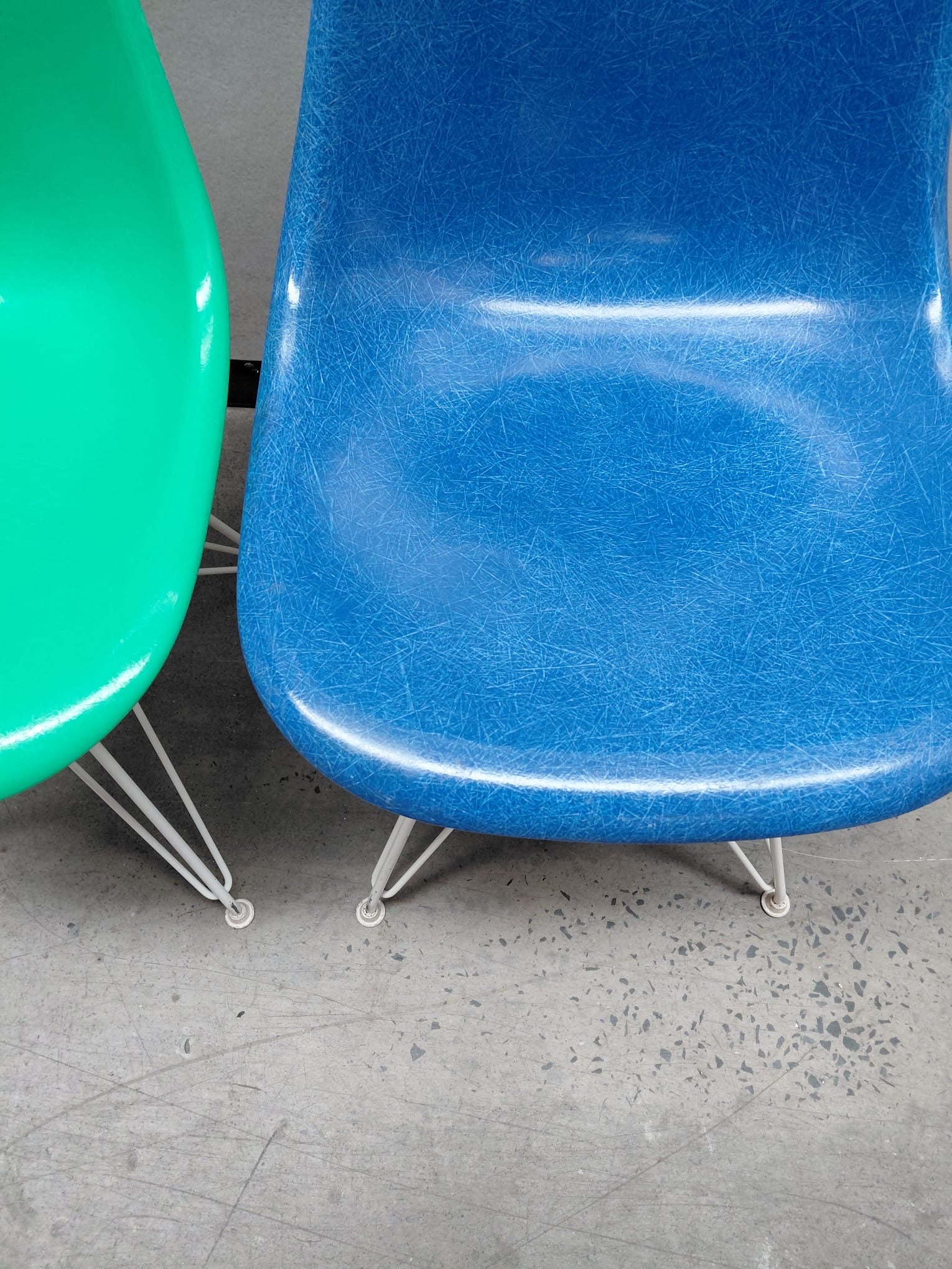Authentic Herman Miller Eames Molded Fiberglass Side Chair – Ultramarine Blue / White Wire Base