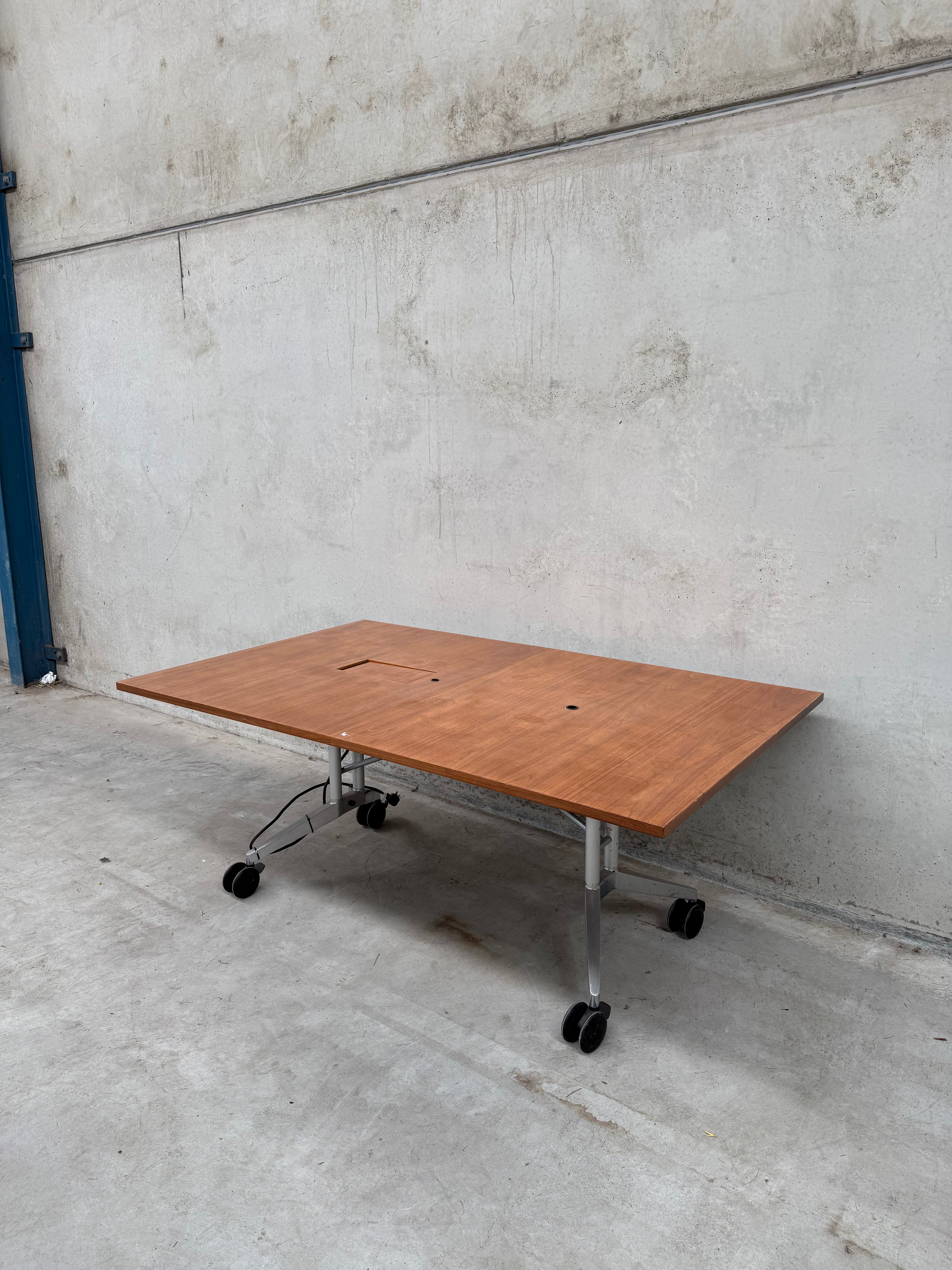 Wilkhahn Confair Conference / Meeting Table – American Walnut (1800 × 1100)