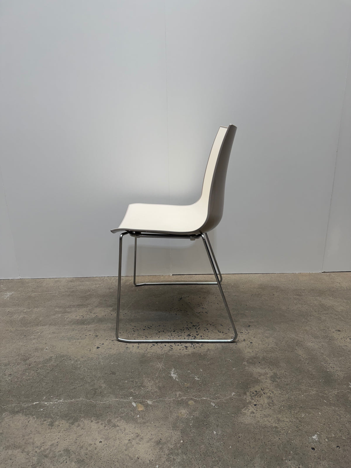 Pedrali Tweet 894 Sled Chair by Marc Sadler – White & Grey, Chrome – view 5 – pre-owned
