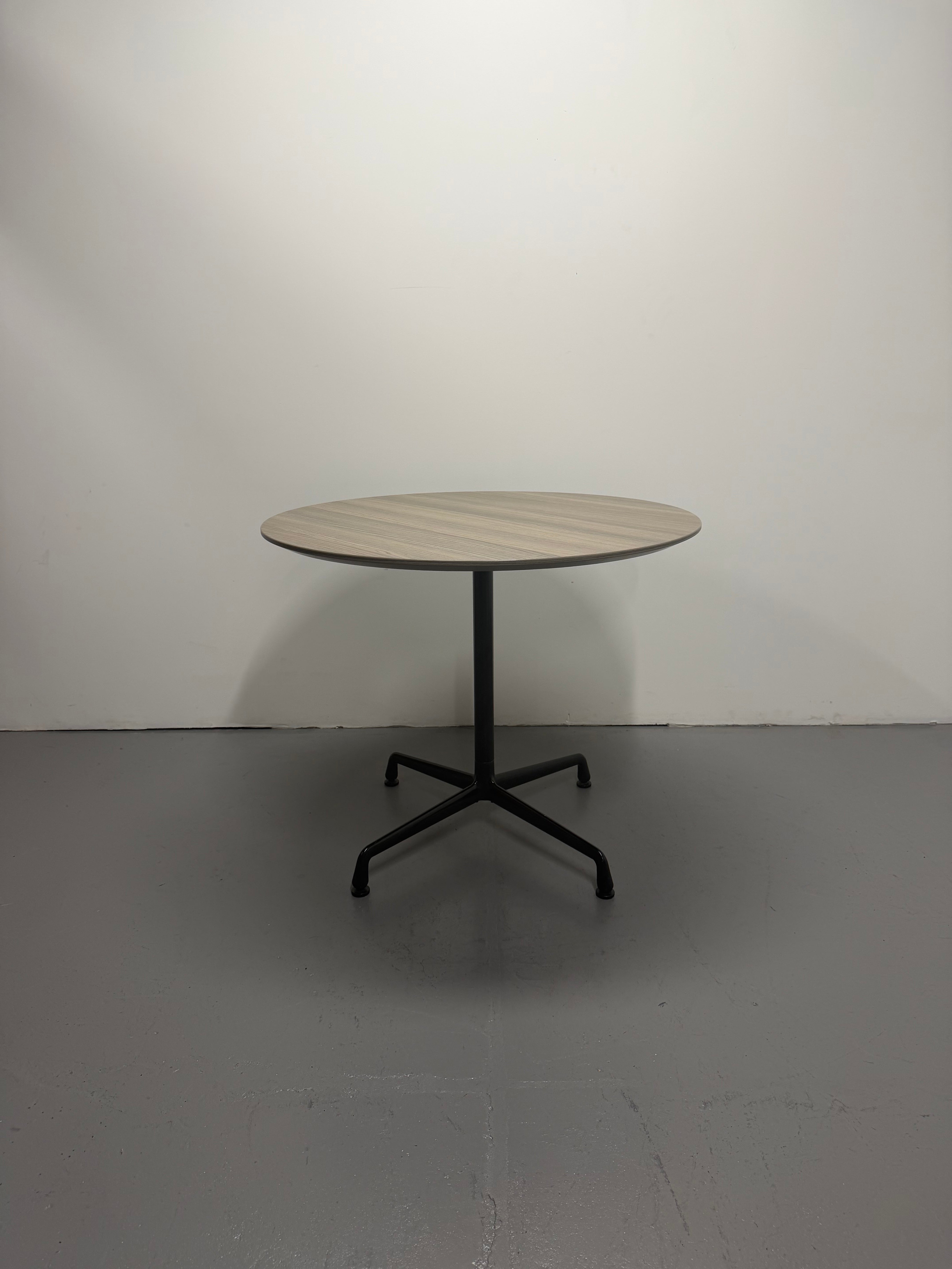 Herman Miller Eames Round Group Table / Meeting Table – Oak Top