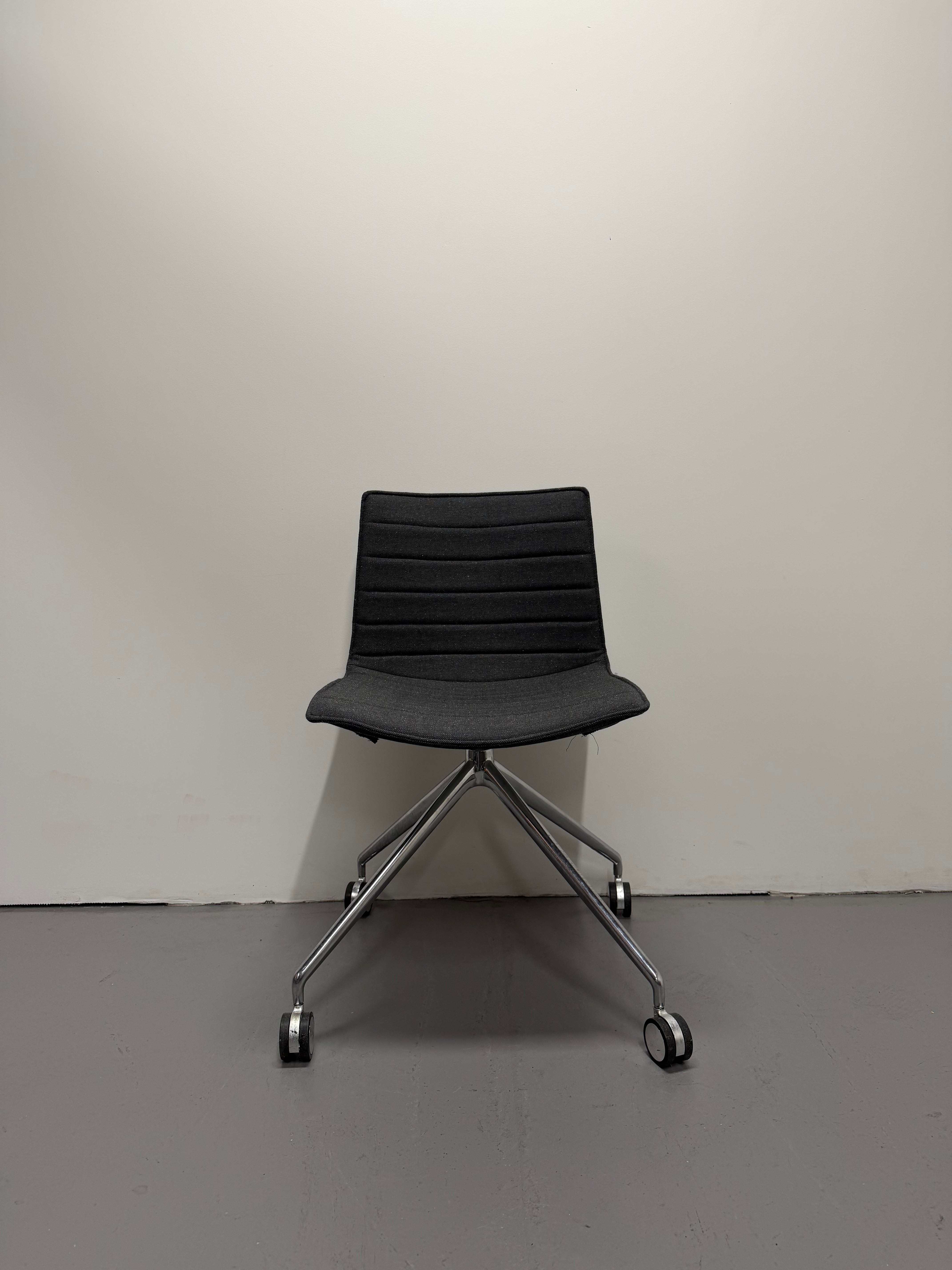 Arper Catifa 46 Upholstered Meeting Chair - 5 Star Aluminium Base