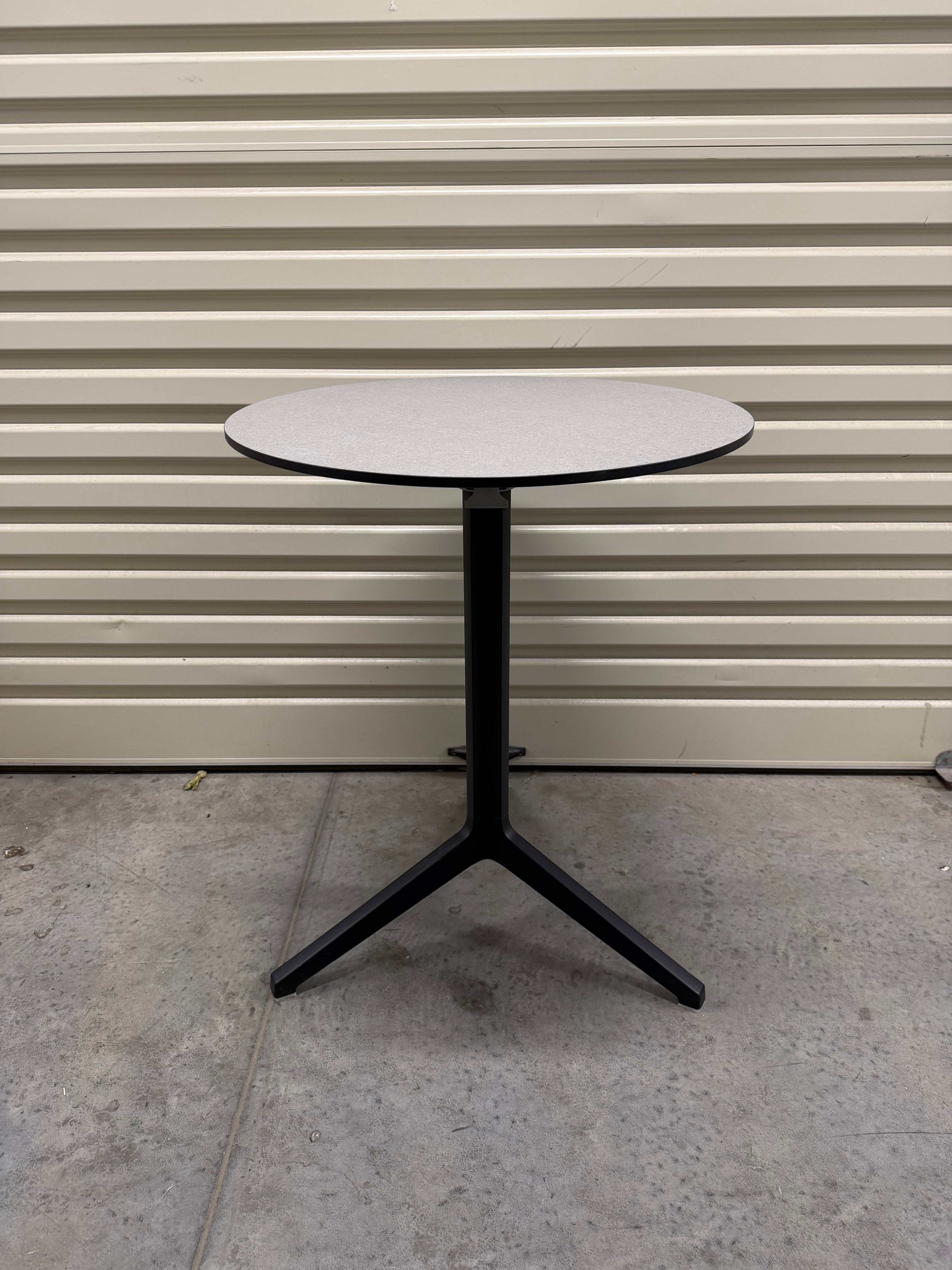 Pedrali Ypsilon 4790T Round Table – 600mm
