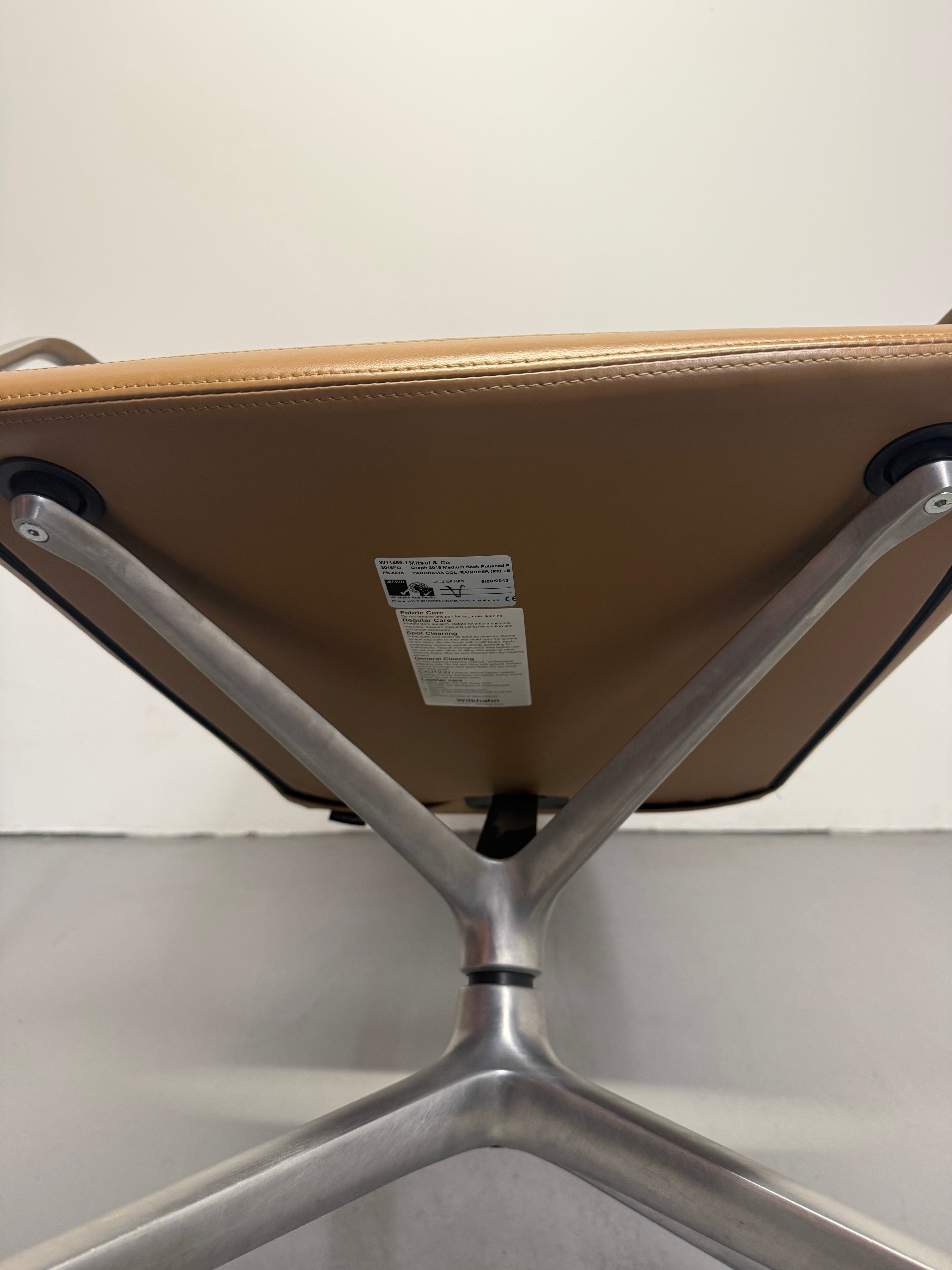 Wilkhahn Graph 301/5 Medium Back Conference Chair by Jehs + Laub – Reindeer Tan Leather