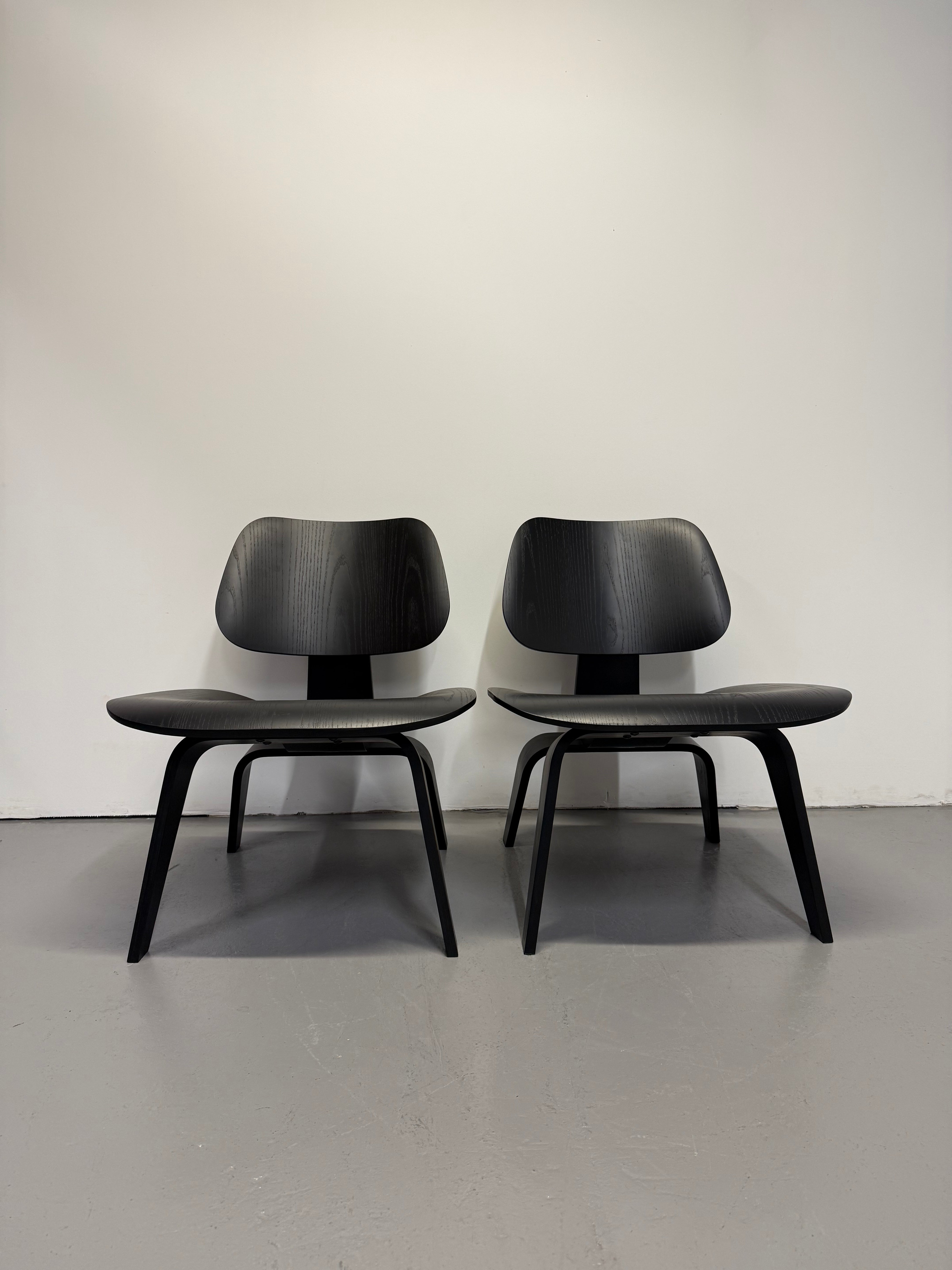 Eames LCW Lounge Chair – Molded Plywood Classic in Black