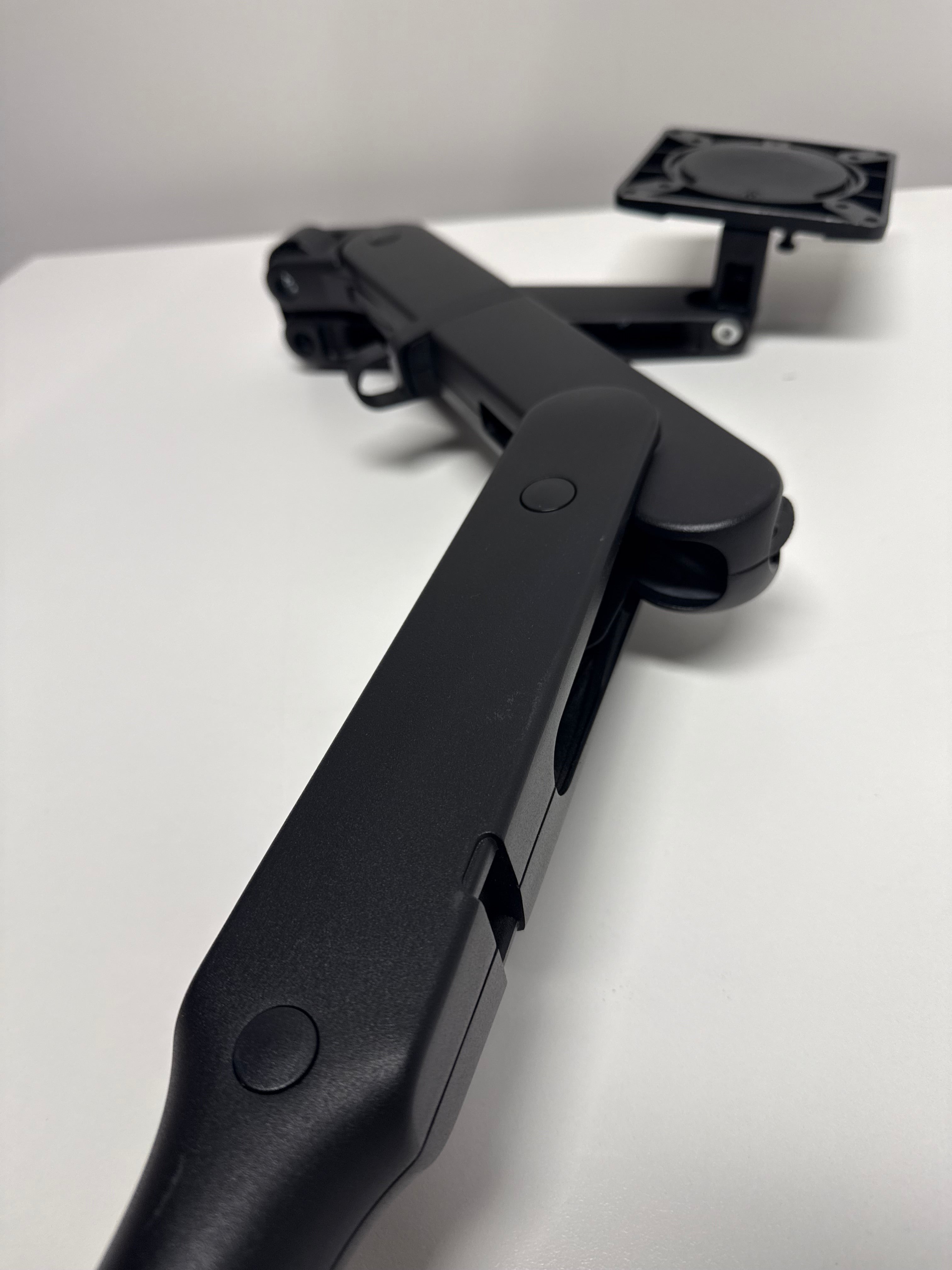 Ollin Single Monitor Arm by Colebrook Bosson Saunders - Black