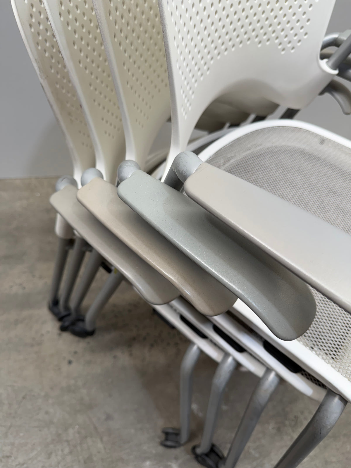 Herman Miller Caper Stacking Chair – White, FLEXNET Seat, Arms & Castors – view 10 – pre-owned
