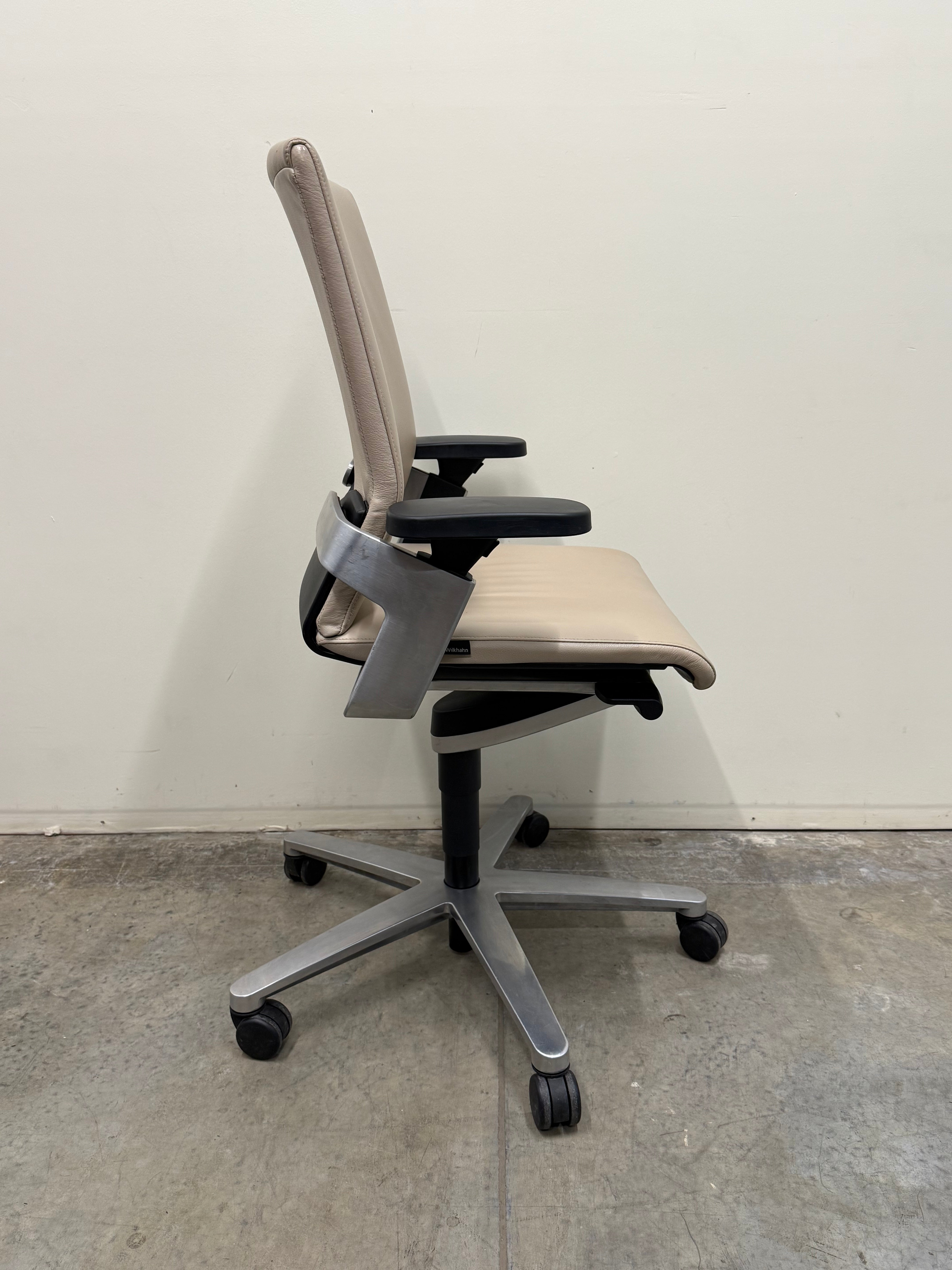 Wilkhahn ON Task Chair – Leather Executive Office Chair on Castors