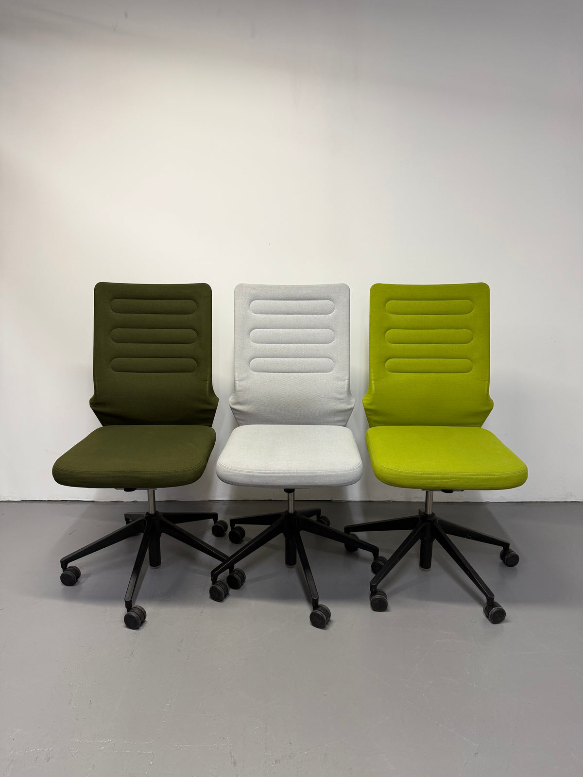 Vitra AC 4 Office Chair by Antonio Citterio – Forest Green / Dark Olive