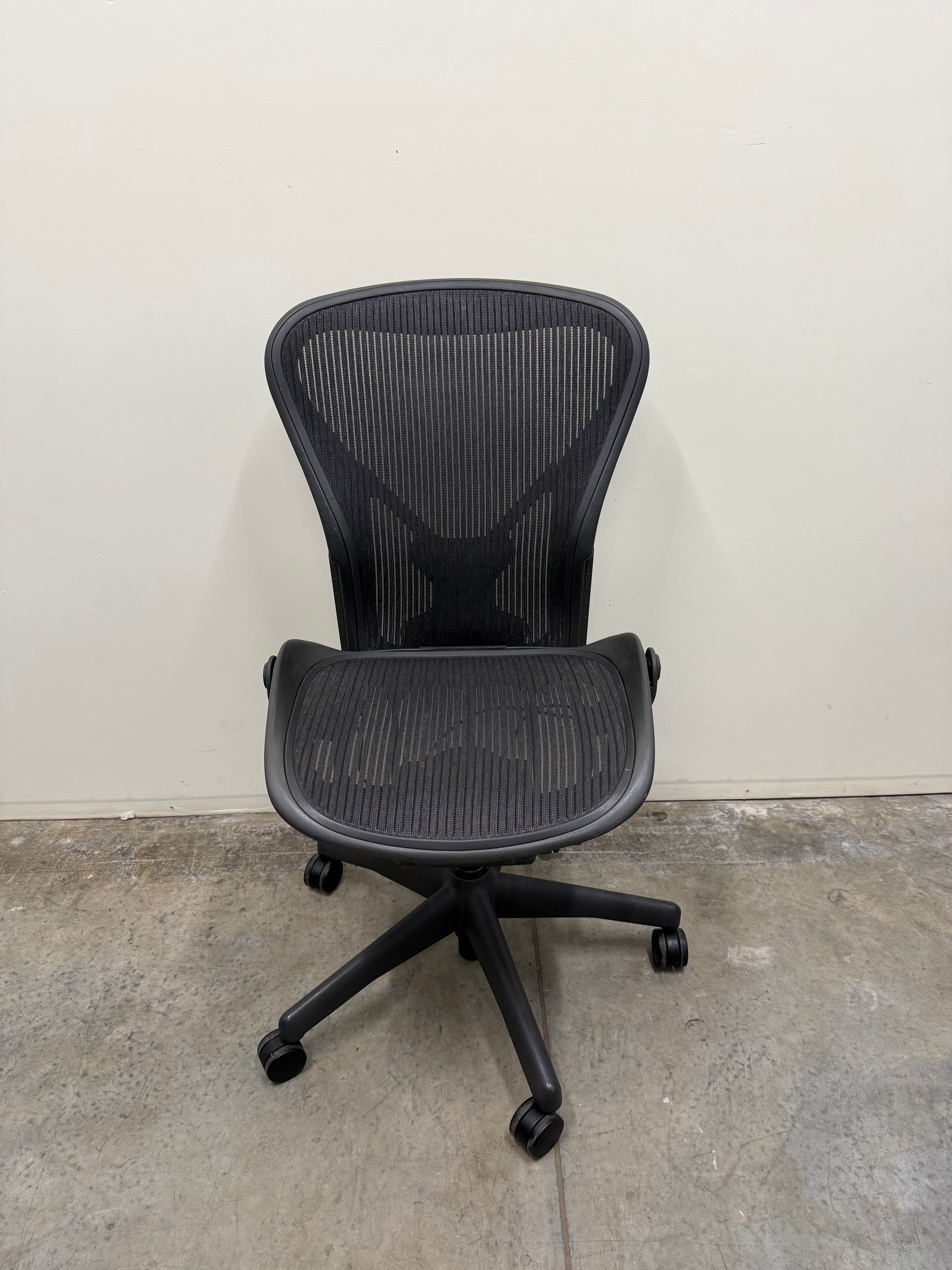 Herman Miller Aeron Classic – PostureFit Back Support, No Arms (Size B)