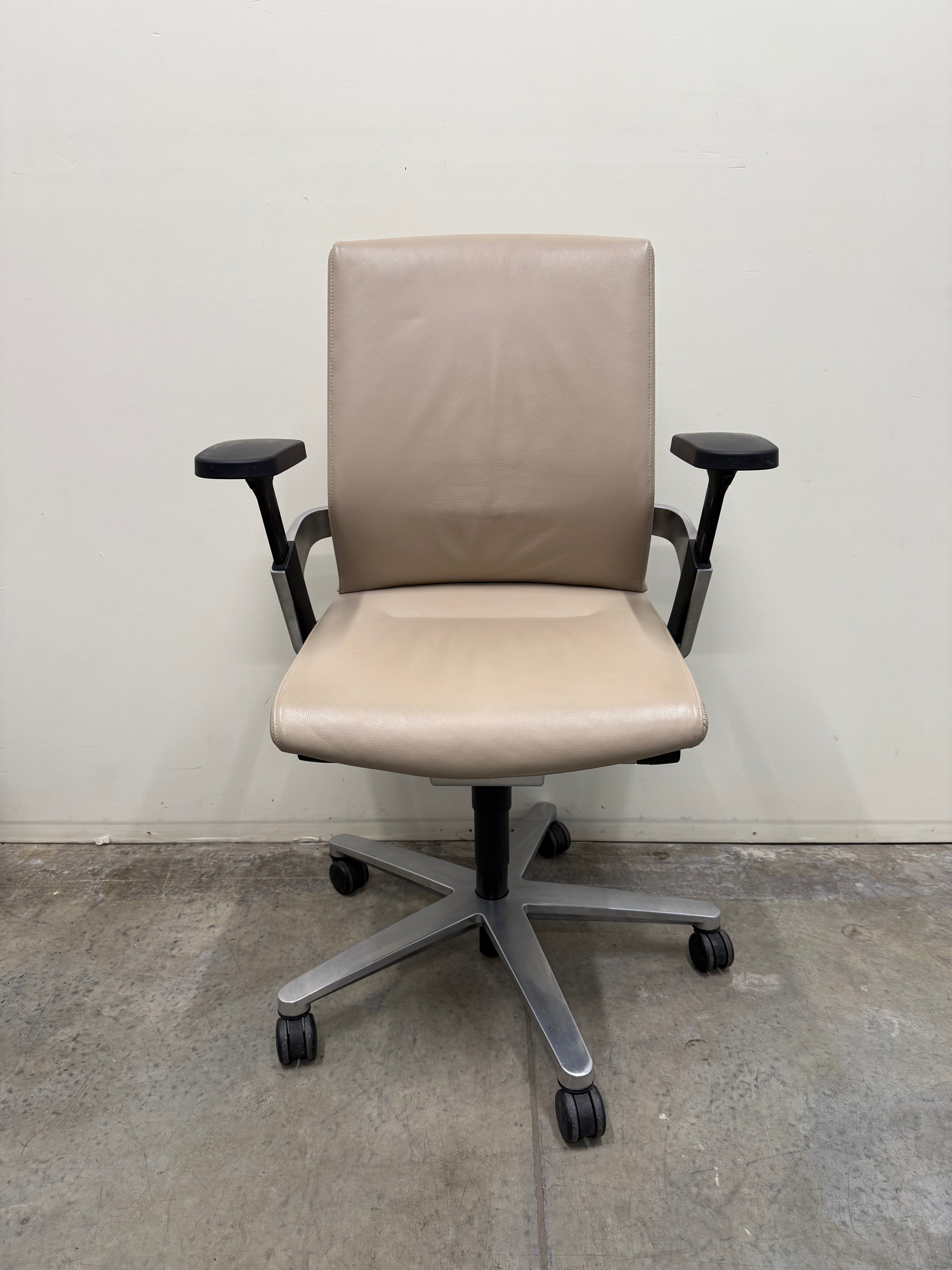 Wilkhahn ON Task Chair – Leather Executive Office Chair on Castors
