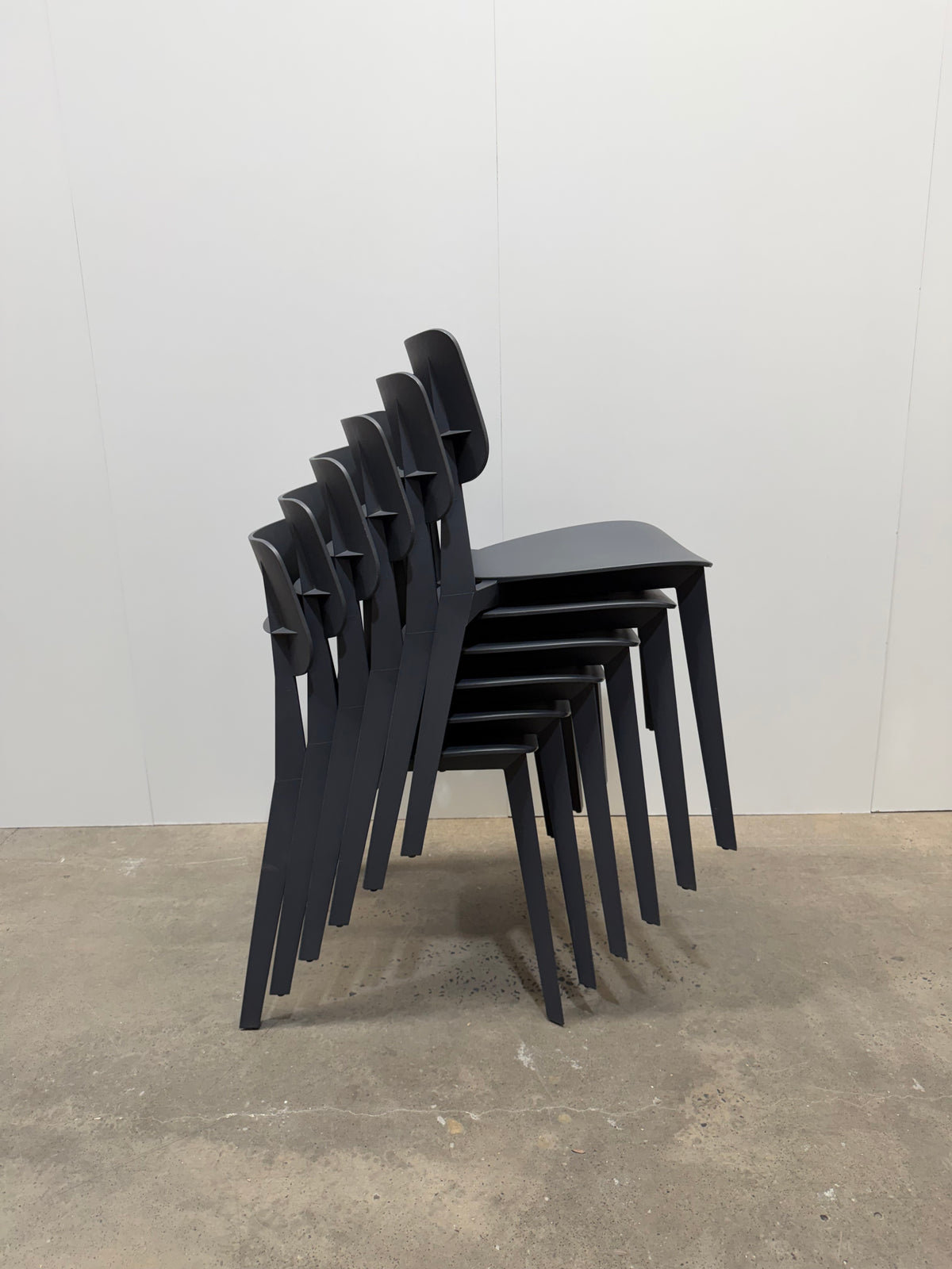TOOU Stellar Chair by Sander Mulder – Anthracite (Dark Grey)
