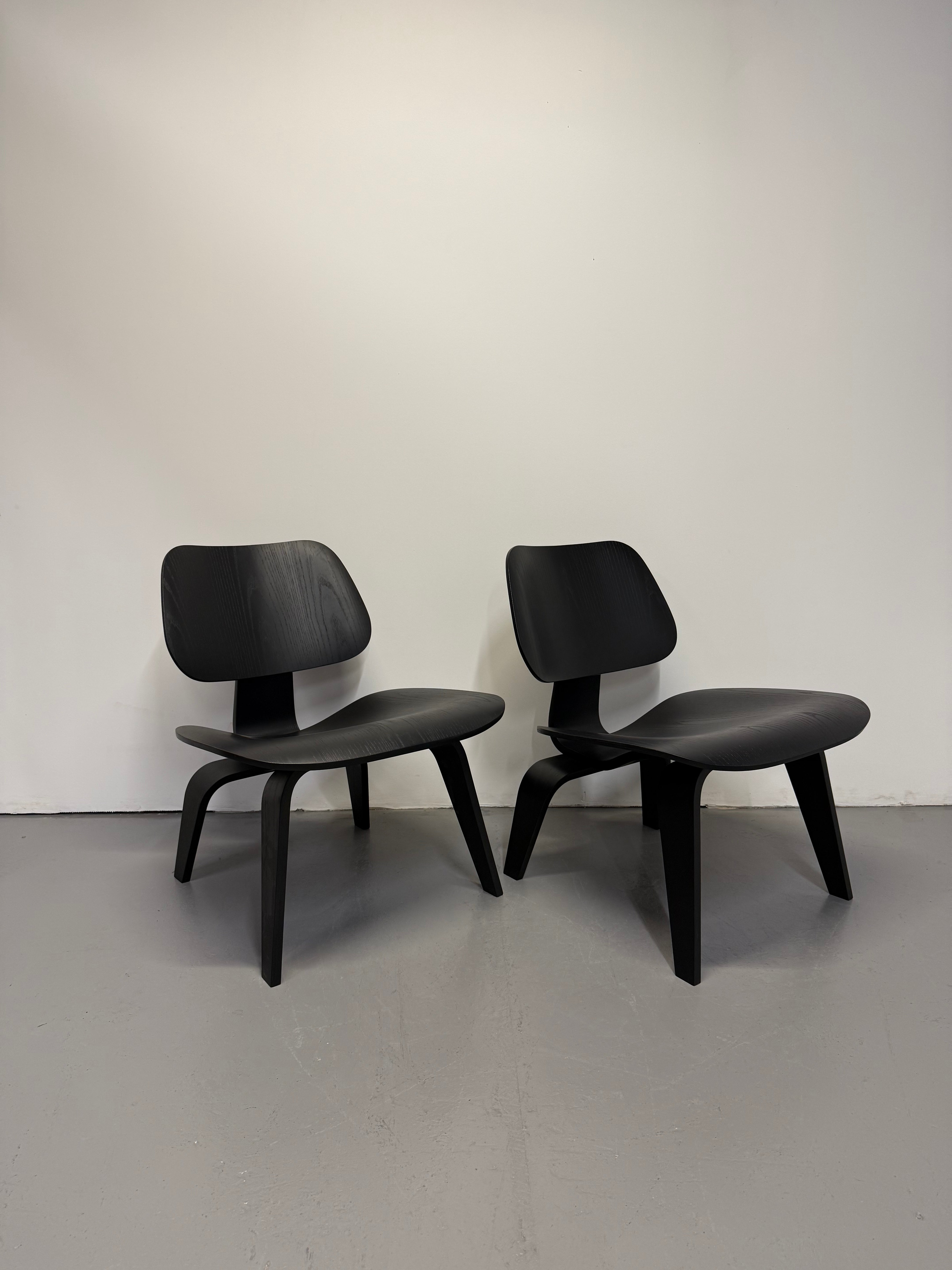 Eames LCW Lounge Chair – Molded Plywood Classic in Black