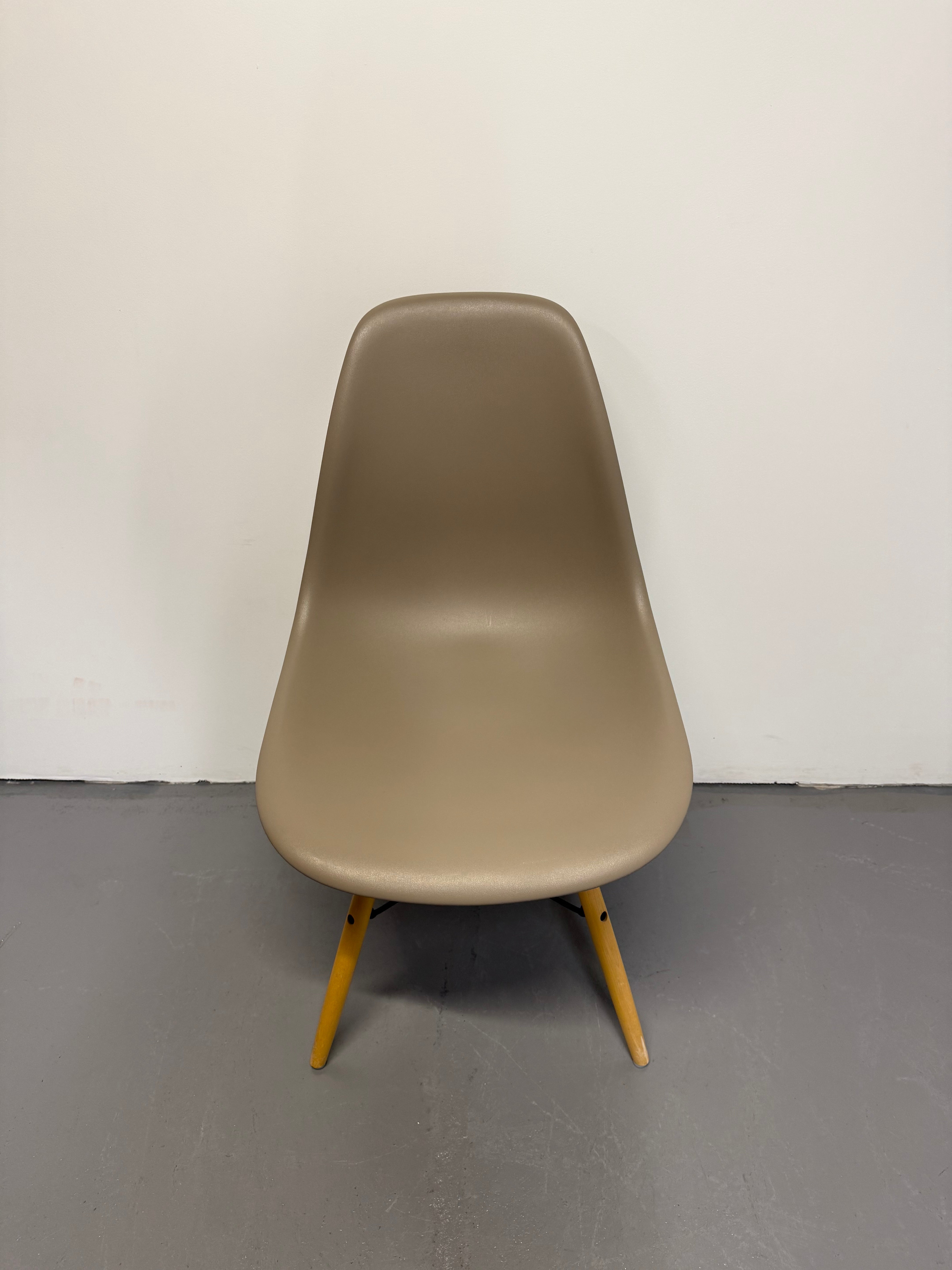 Eames Molded Plastic Side Chair by Herman Miller – Sparrow / Wood Dowel Base