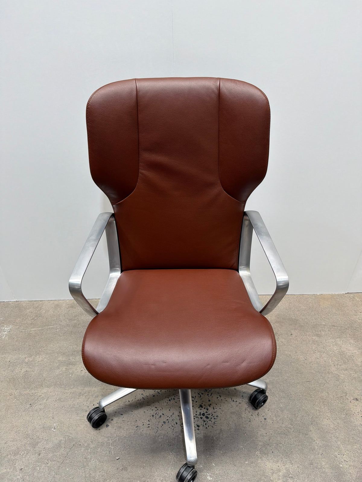Wilkhahn Intra 295/7 Medium Back Conference Chair – Brown Leather | Ex-Showroom – view 2 – pre-owned