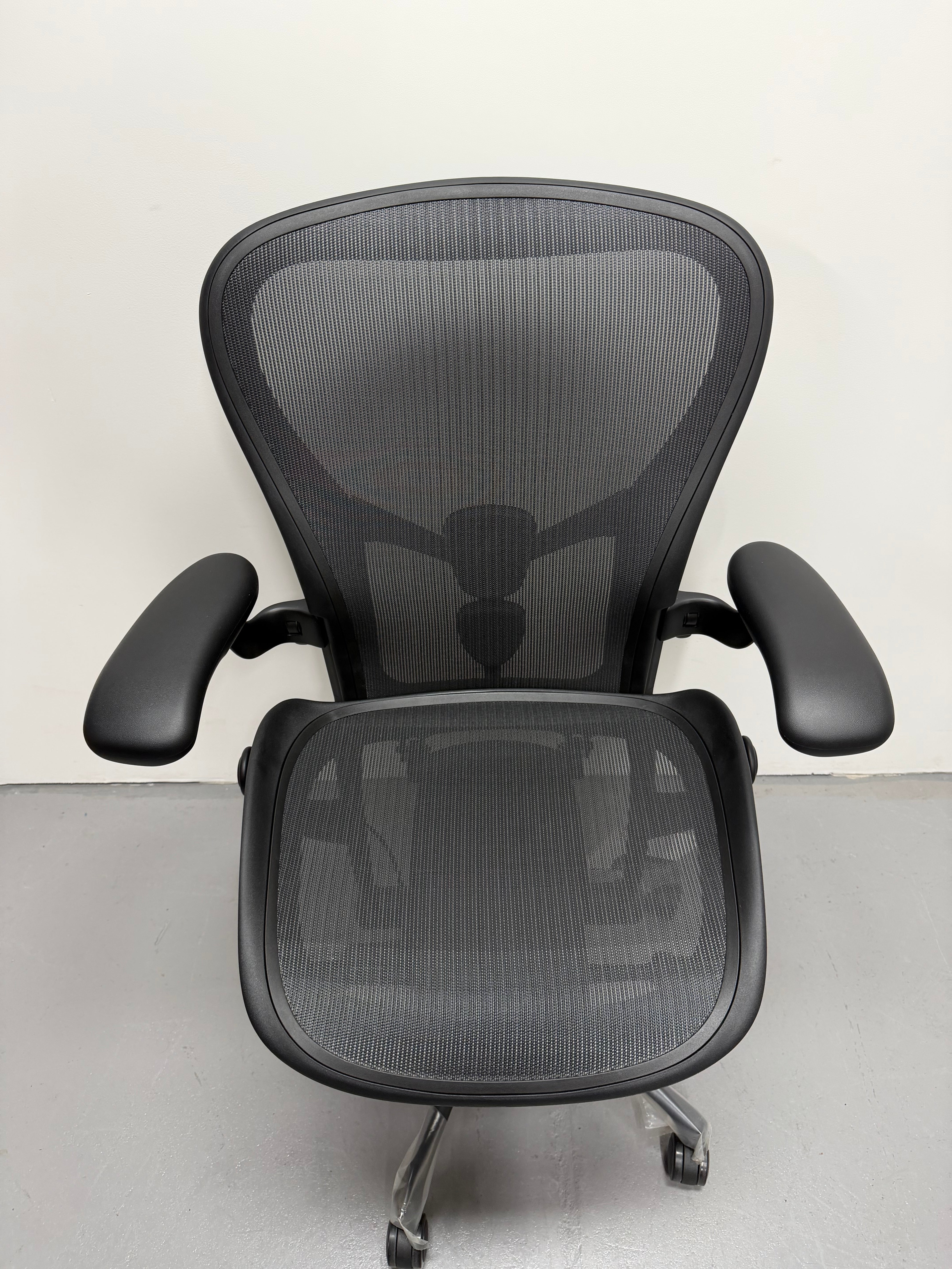 Herman Miller Aeron Remastered Size C Chair in Onyx | Ex-Showroom