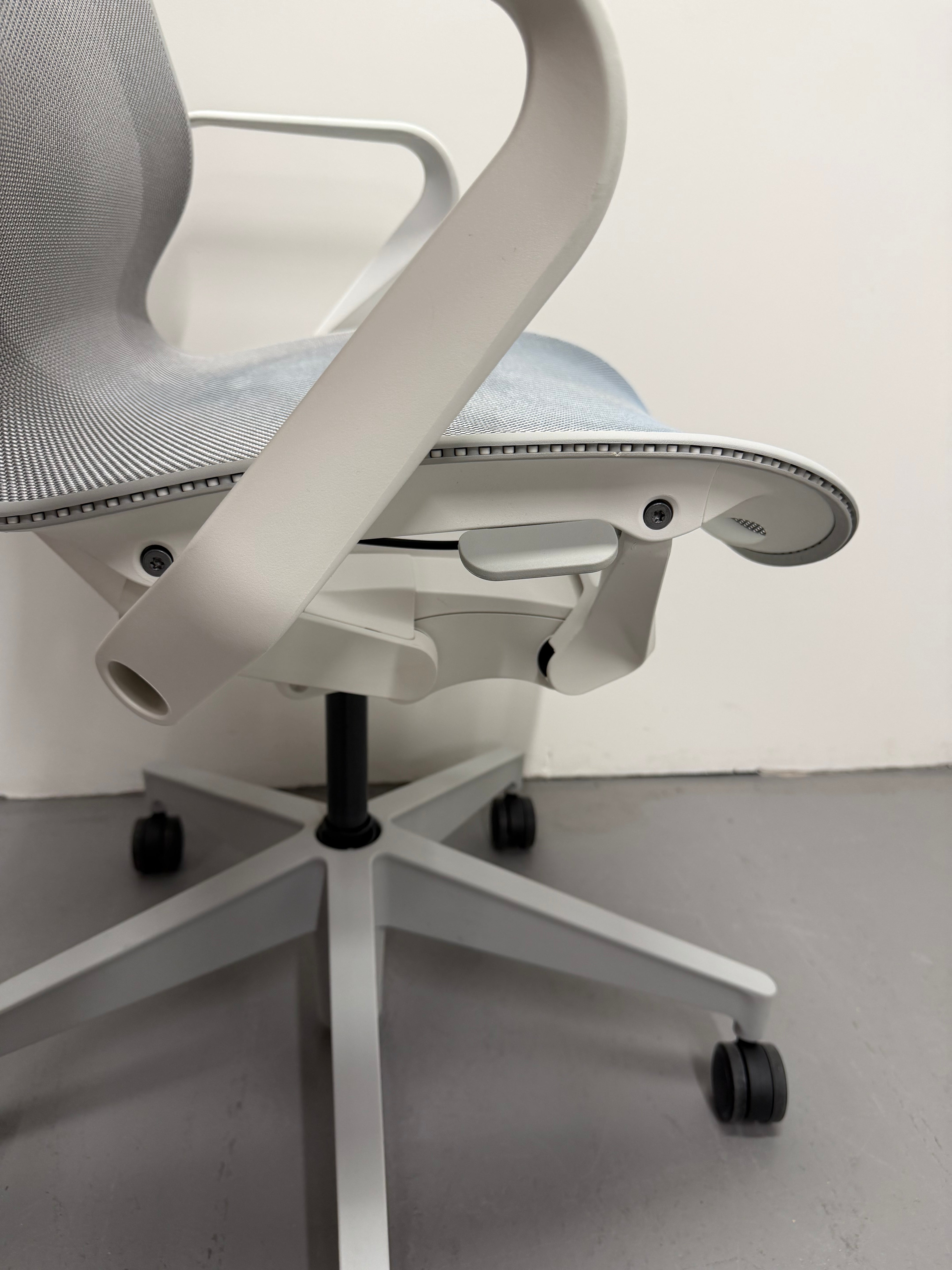 Herman Miller Cosm Task Chair – Low Back - Mineral | Grey