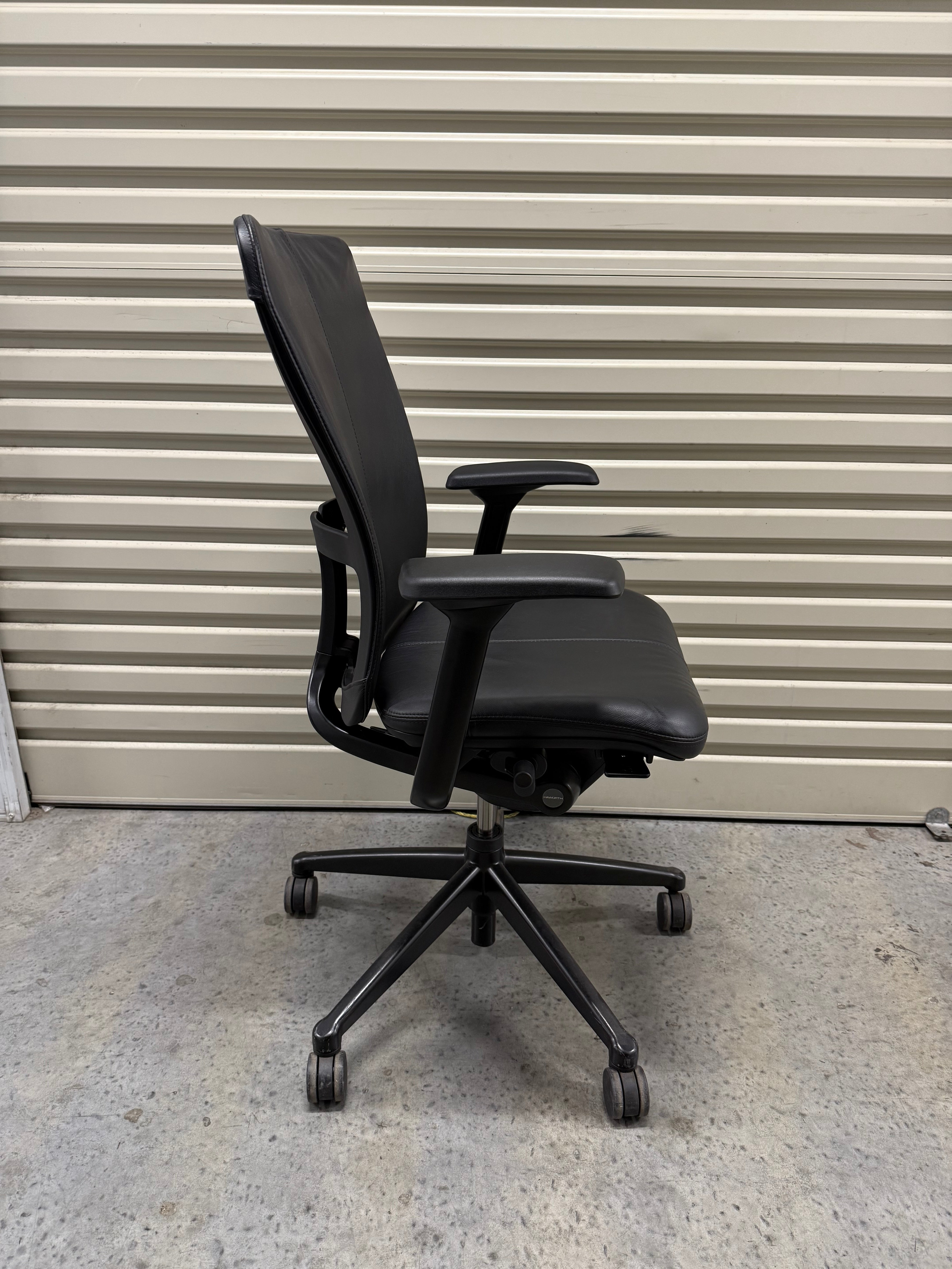 Haworth Zody Chair with Armrests – Black Leather