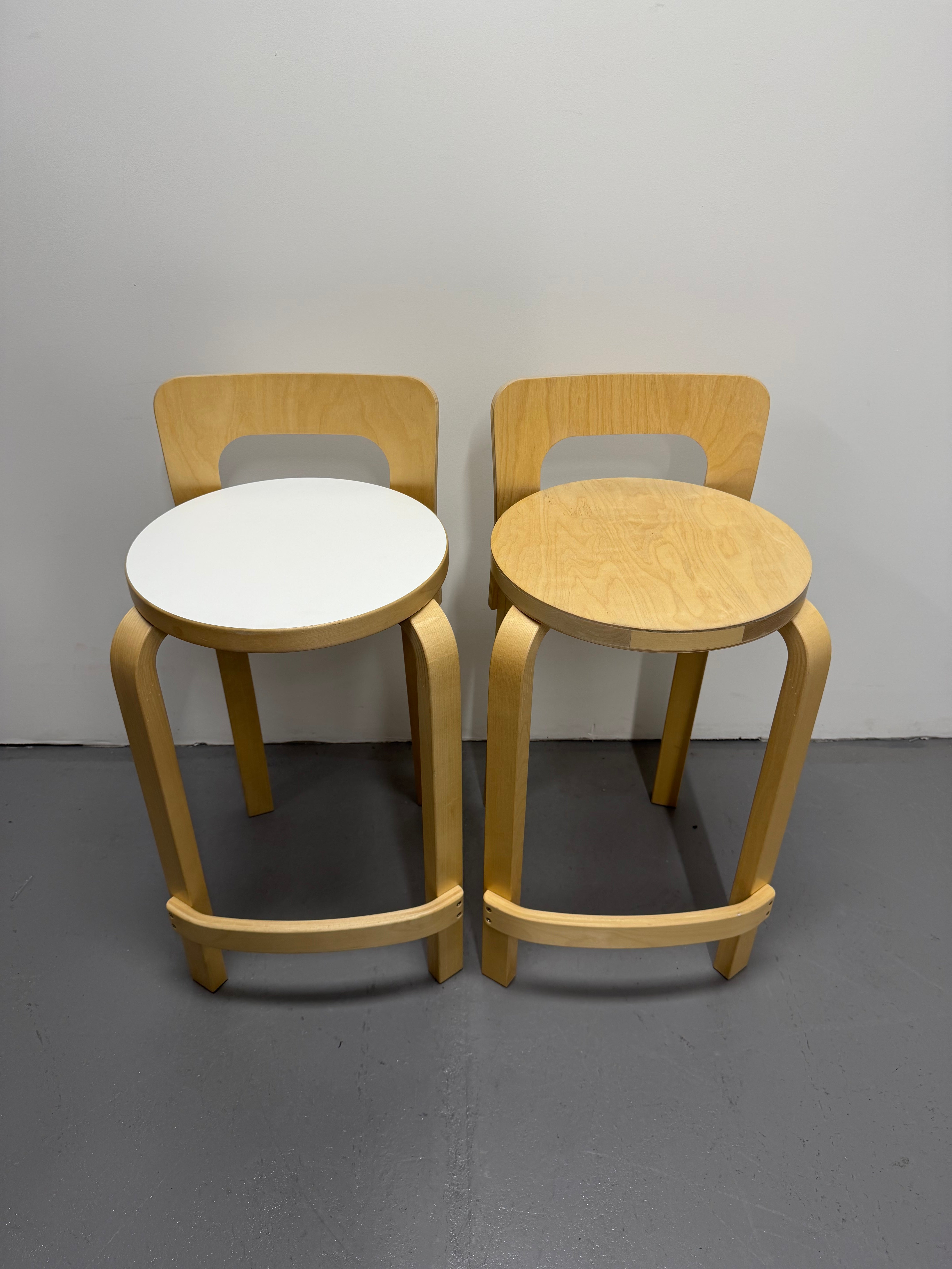 Artek Low Bar Stool K65 by Alvar Aalto – White Laminate / Birch