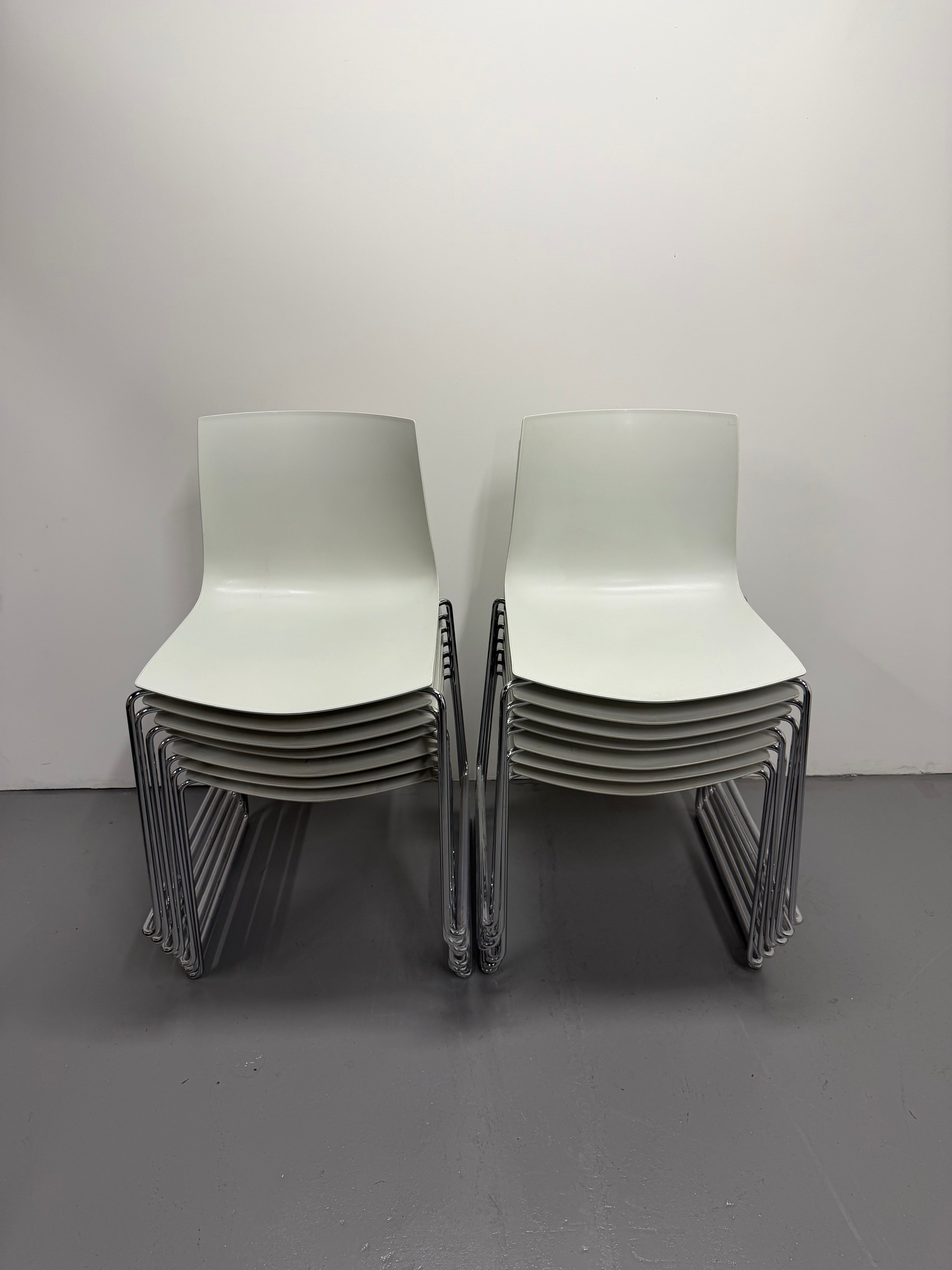 Arper Catifa 46 Chair – White Gloss Back