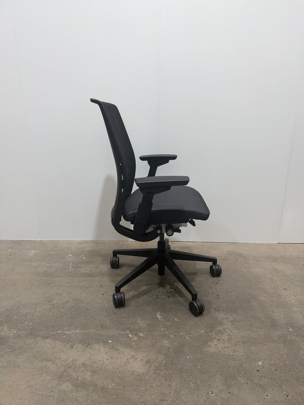 Steelcase Think V2 Task Chair – Black/Grey Seat, with Arms, Ex-Showroom – view 5 – pre-owned