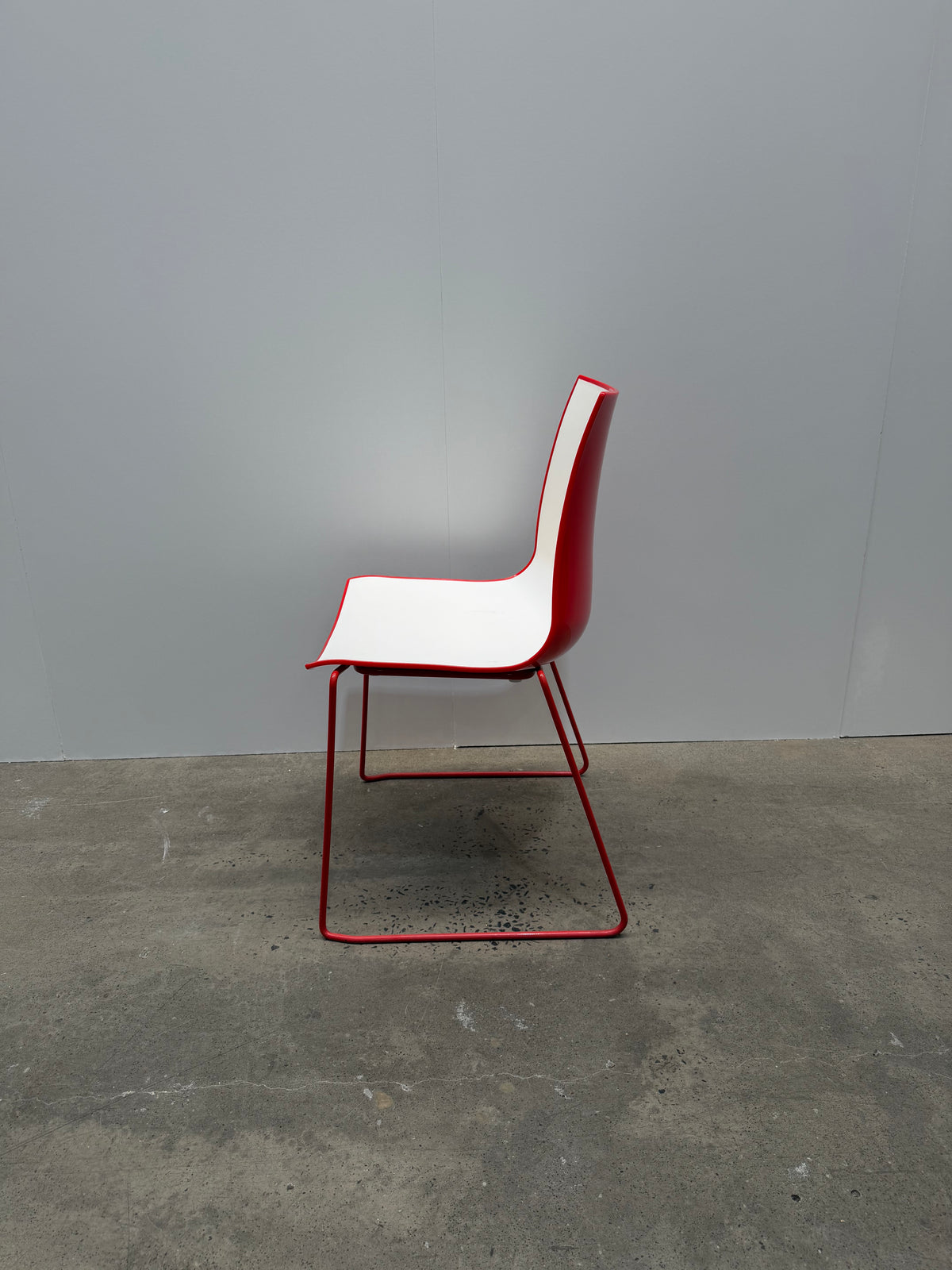 Pedrali 3D-Colour 777 Chair – White Front / Red Gloss Back / Red Sled Base – view 5 – pre-owned