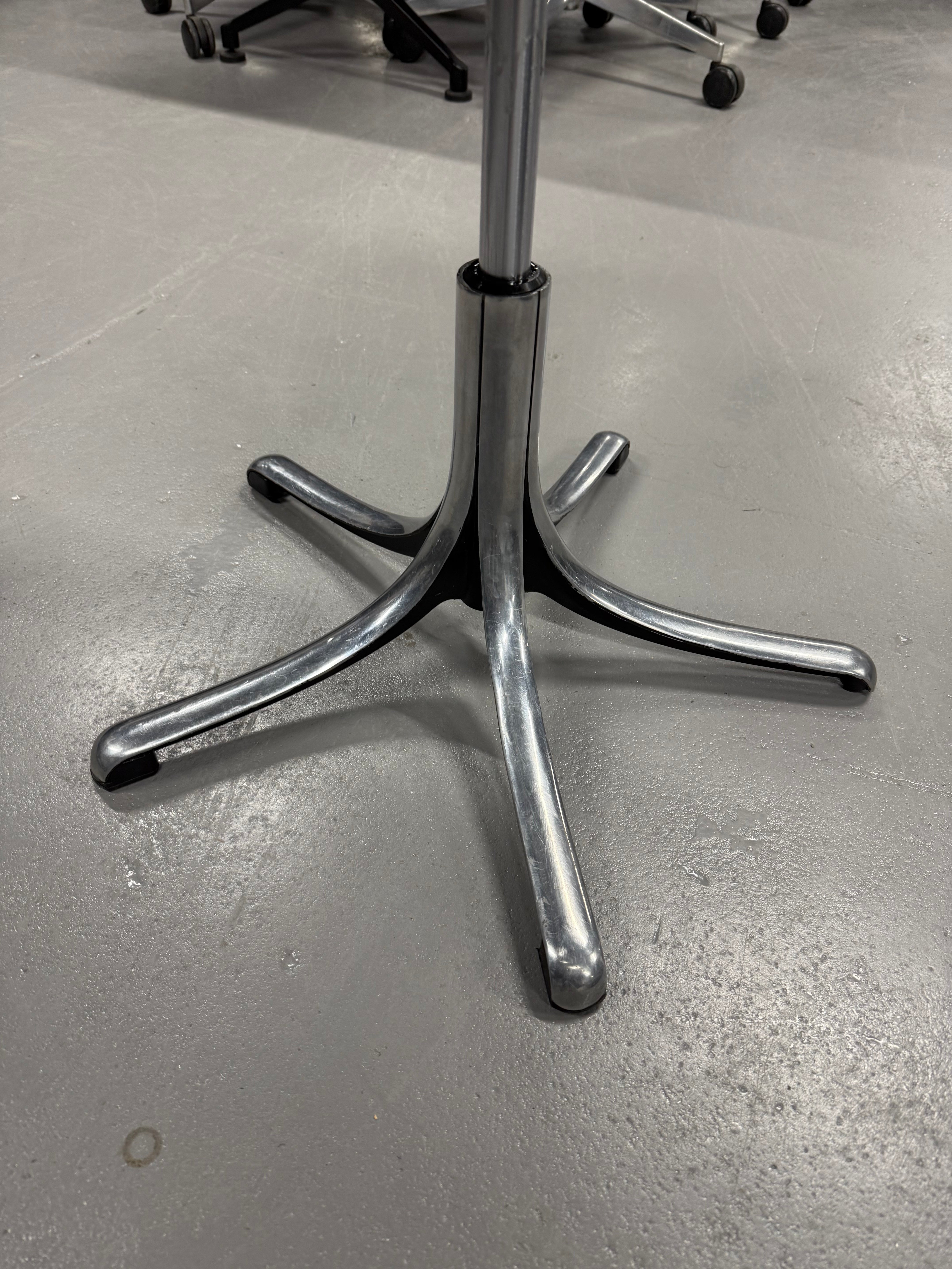 Vintage “Modus” Swivel Chair by Osvaldo Borsani for Tecno