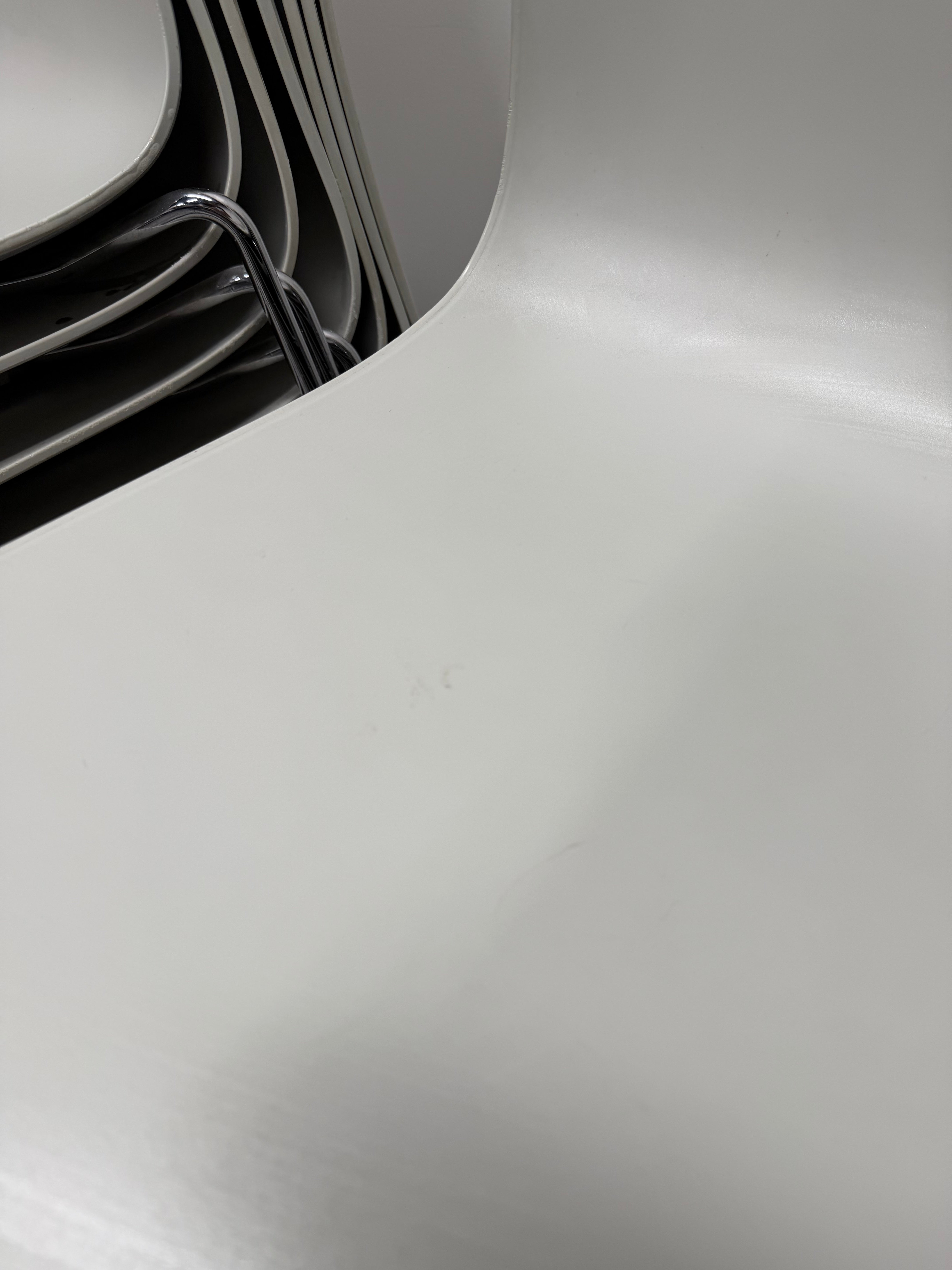 Arper Catifa 46 Chair – White Gloss Back