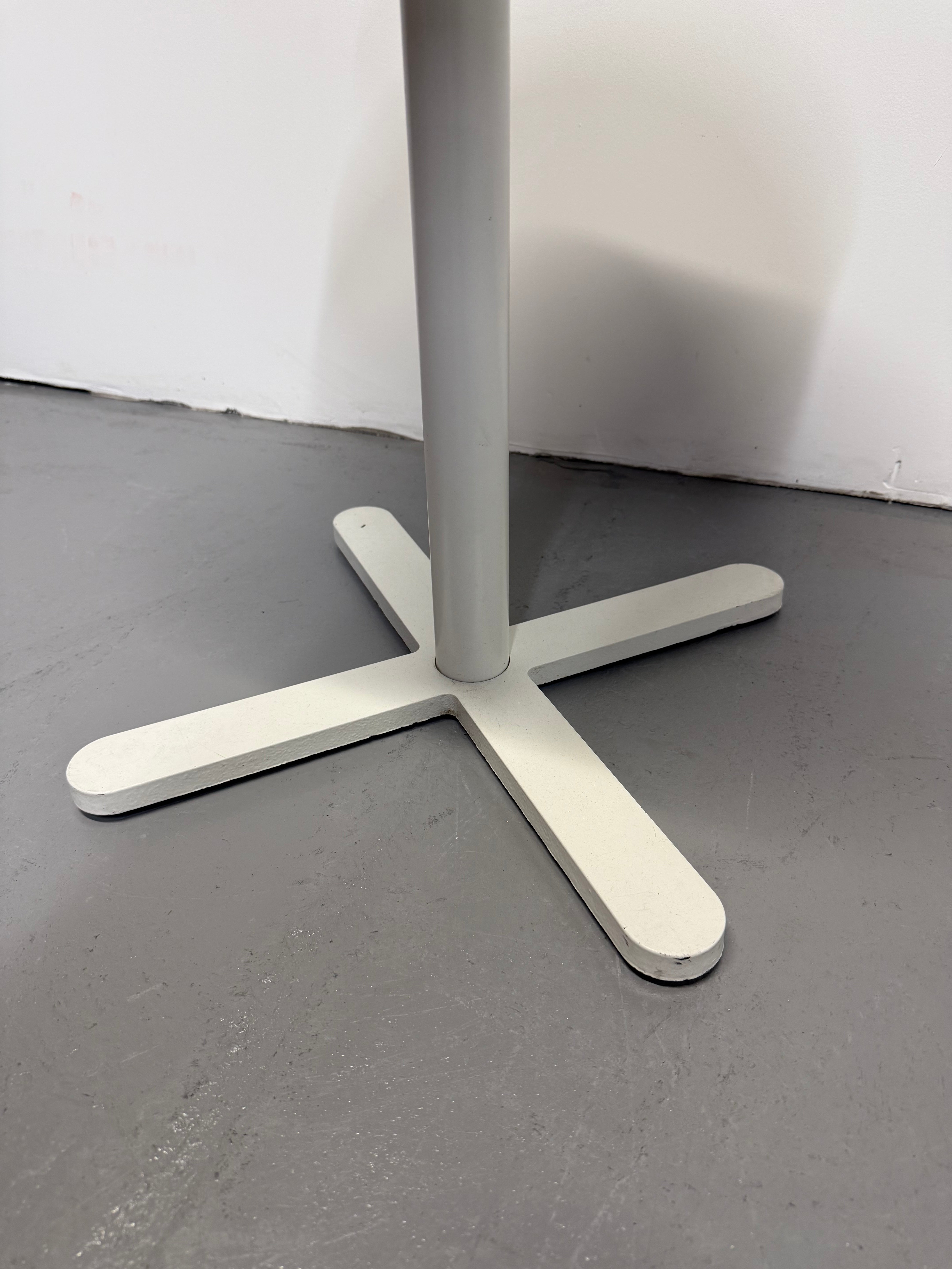 Mobles 114 Barcelona Hulot table by Joan Gaspar - White